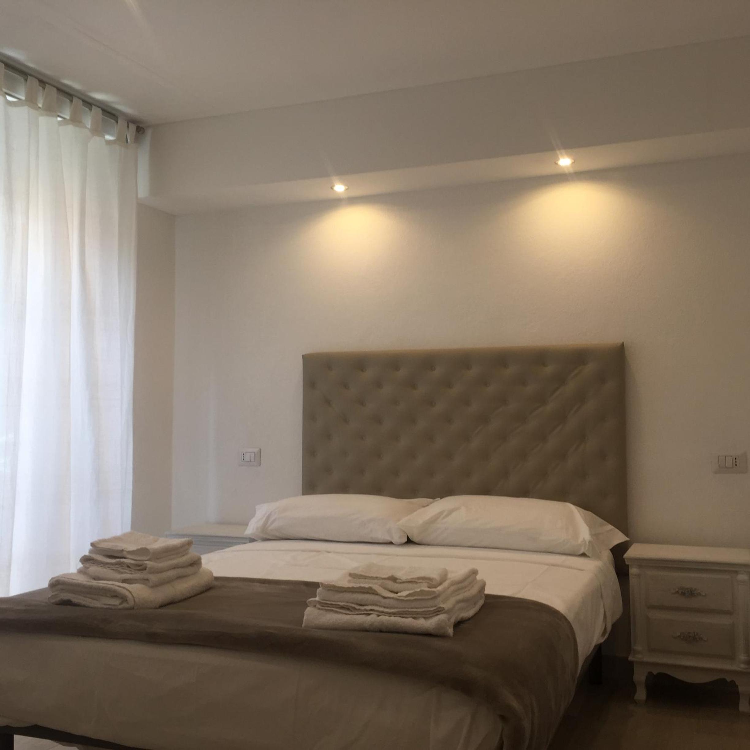 Double Room - Photo 8