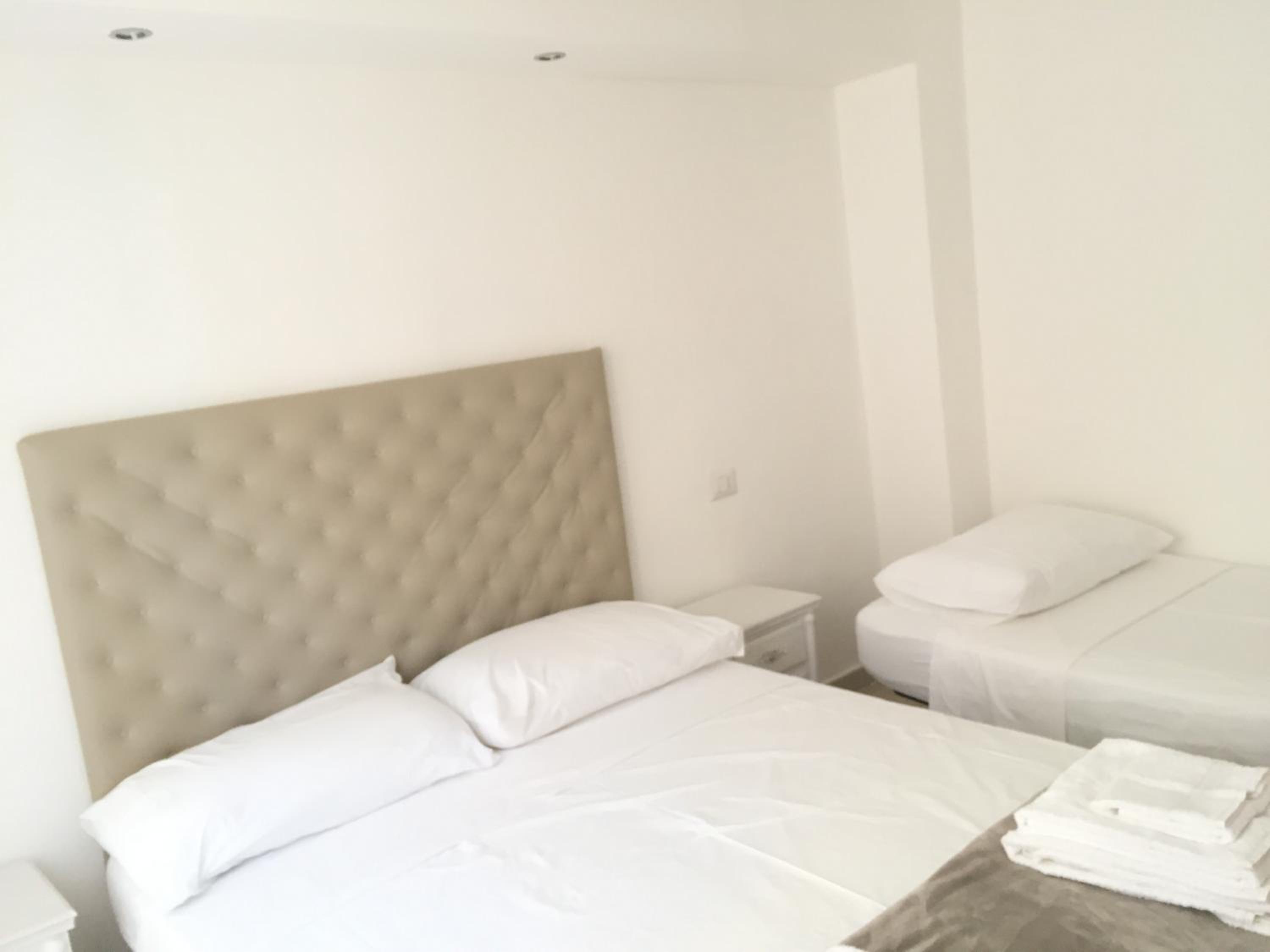 Double Room - Photo 3
