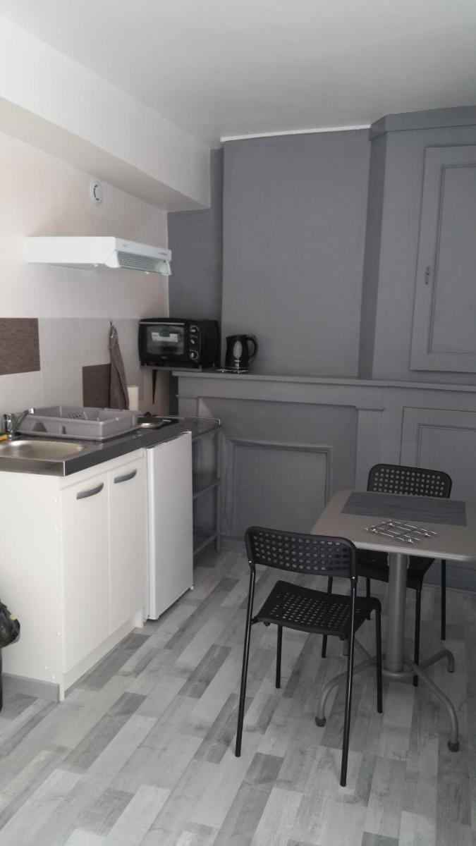 Studio - Photo 2