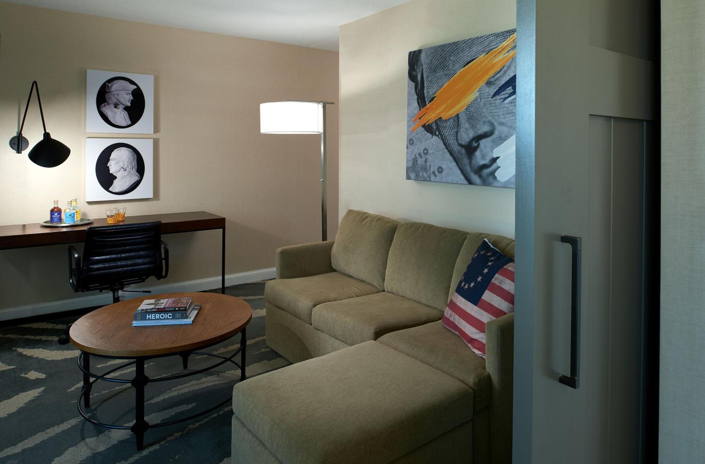 One Bedroom Suite, King Bed photo 2
