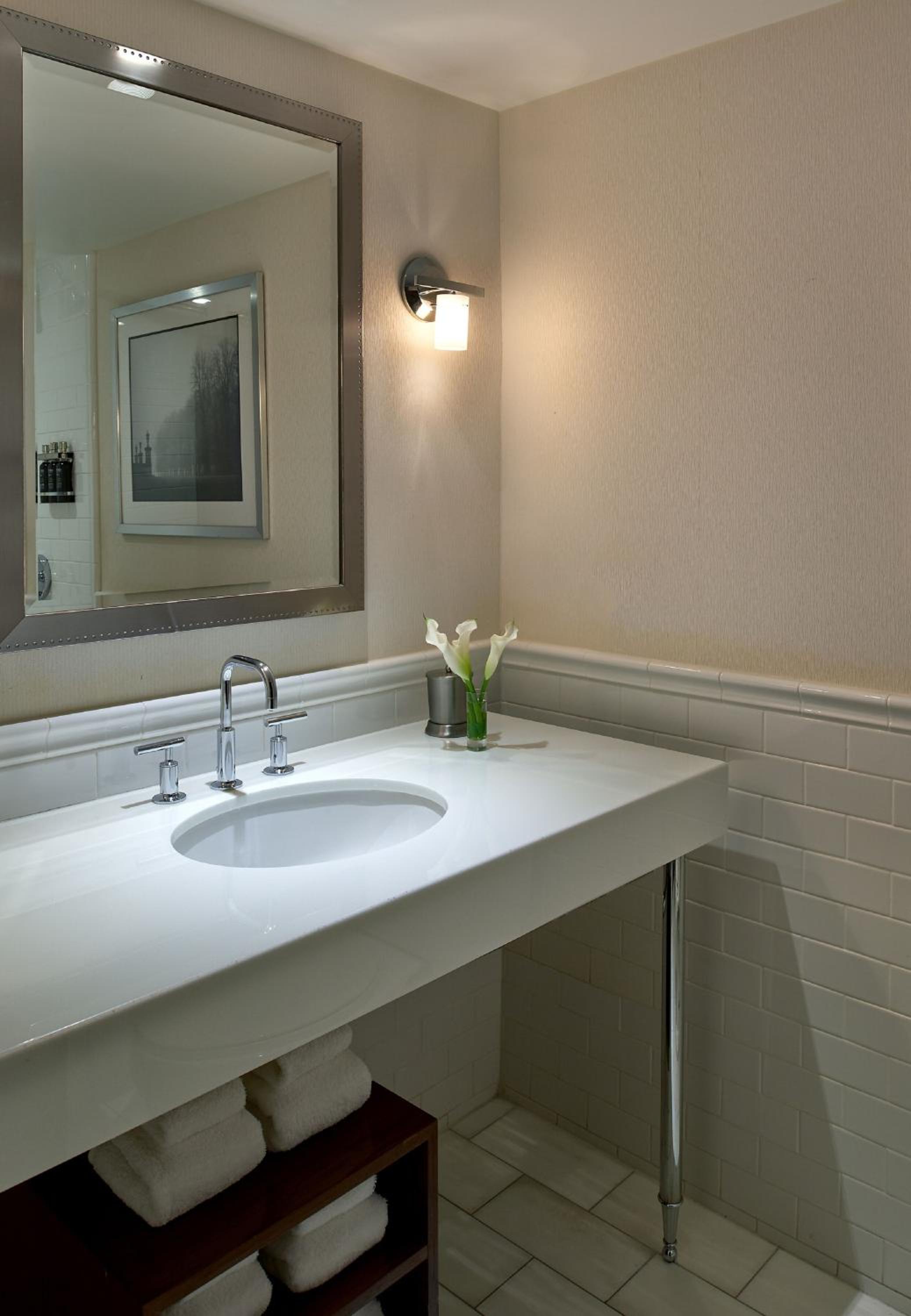 Premier Skyline View Room, 2 Queen Beds, Balcony photo 3
