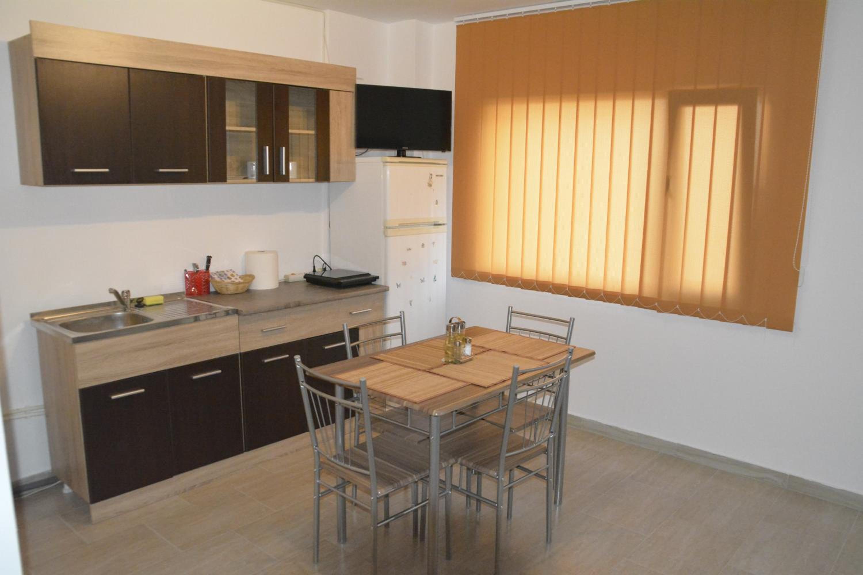 Studio Apartment - Photo 4