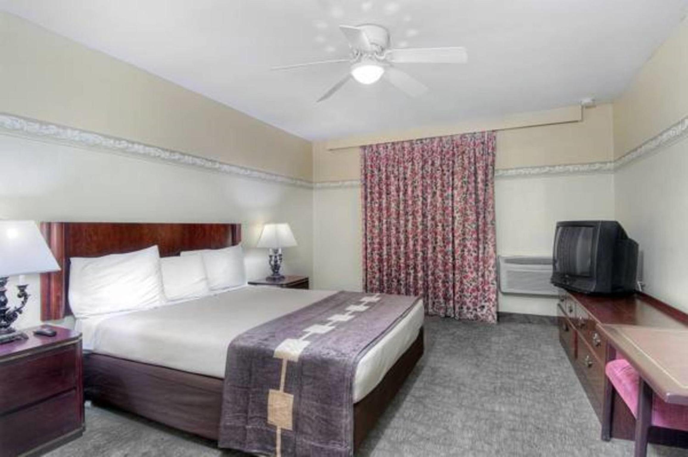 Queen Room - Photo 3