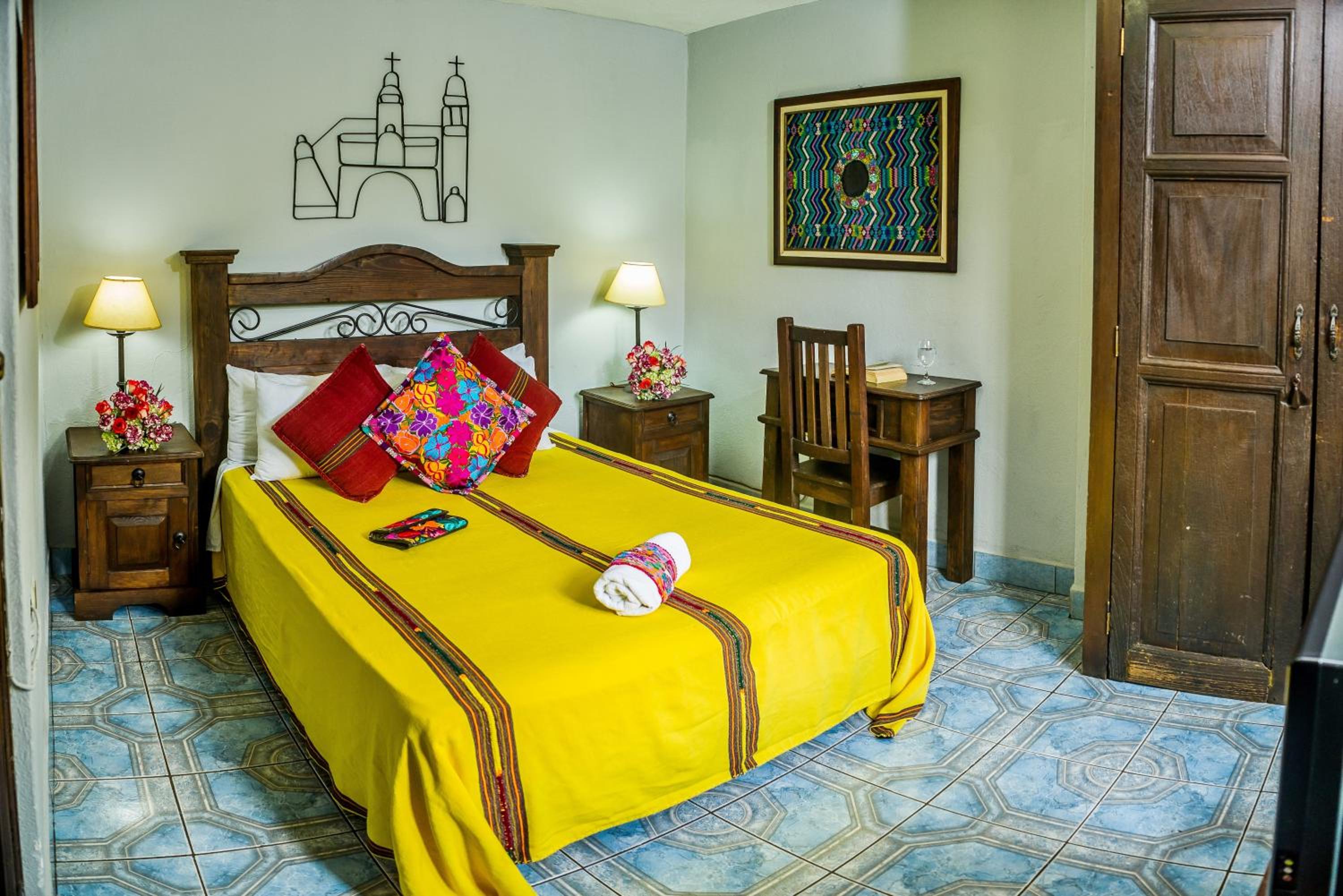 Double Room with Private Bathroom photo 3