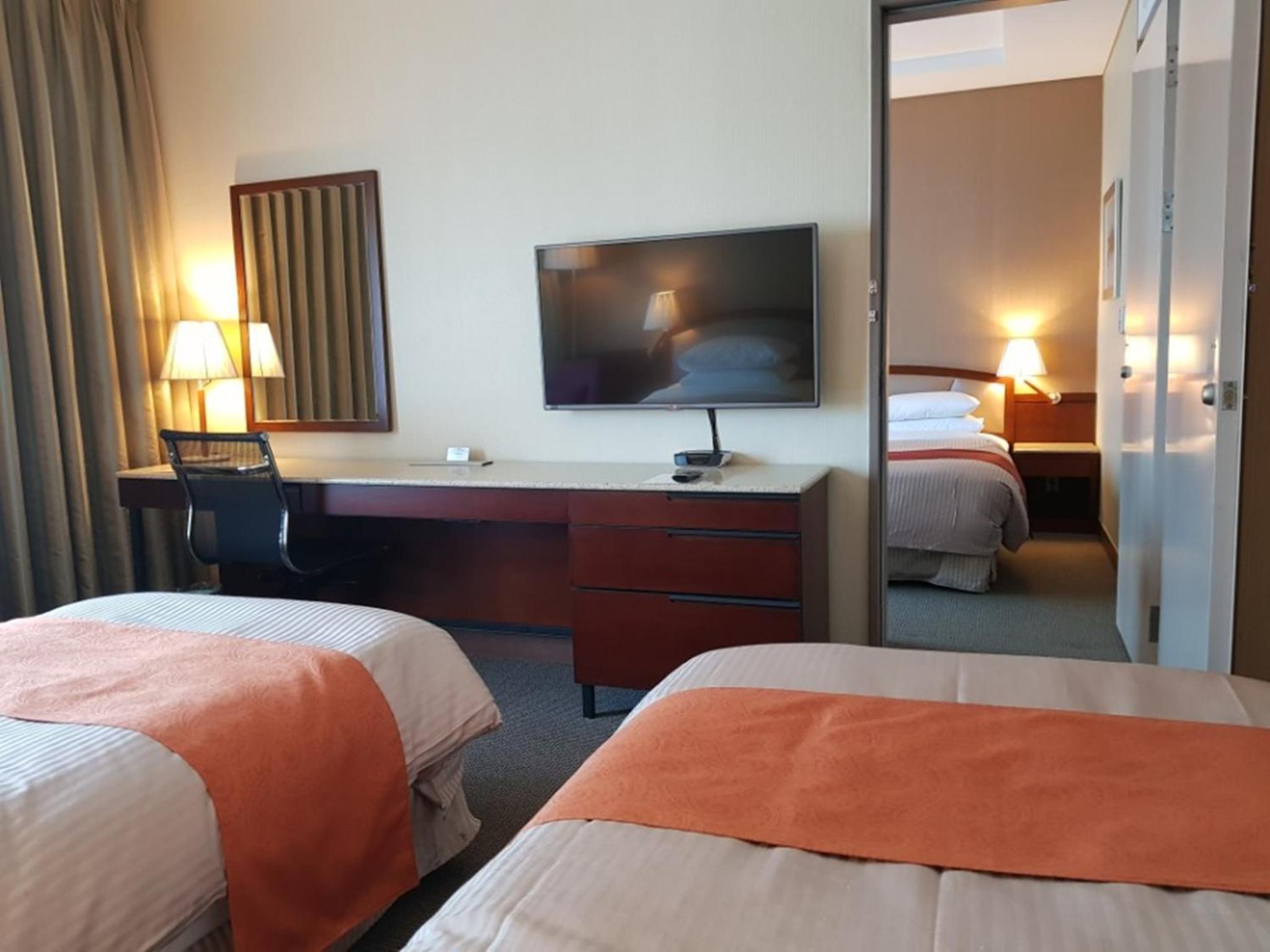 Connecting Double and Twin Room - Photo 9