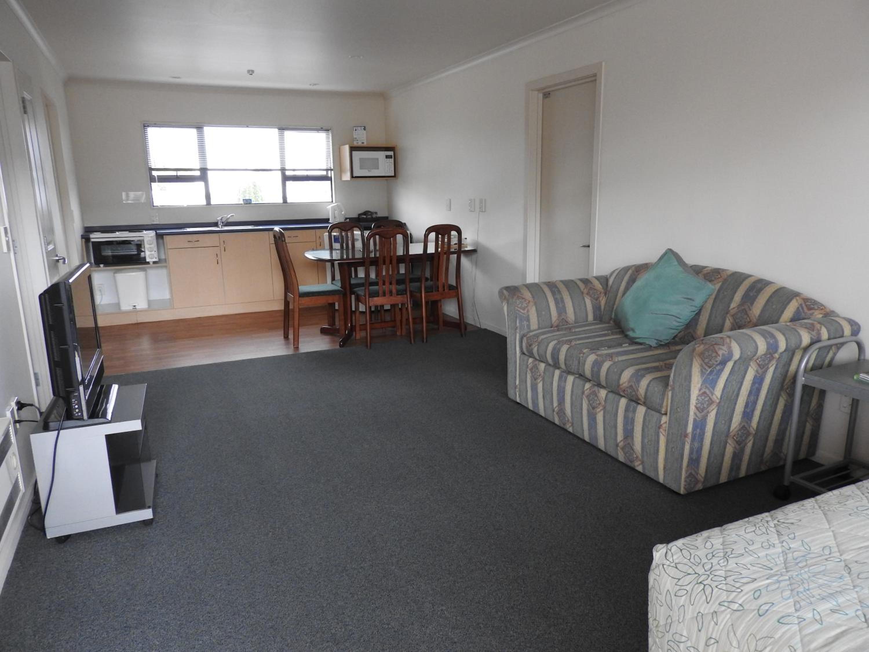 One Bedroom Unit (Upstairs) photo 1
