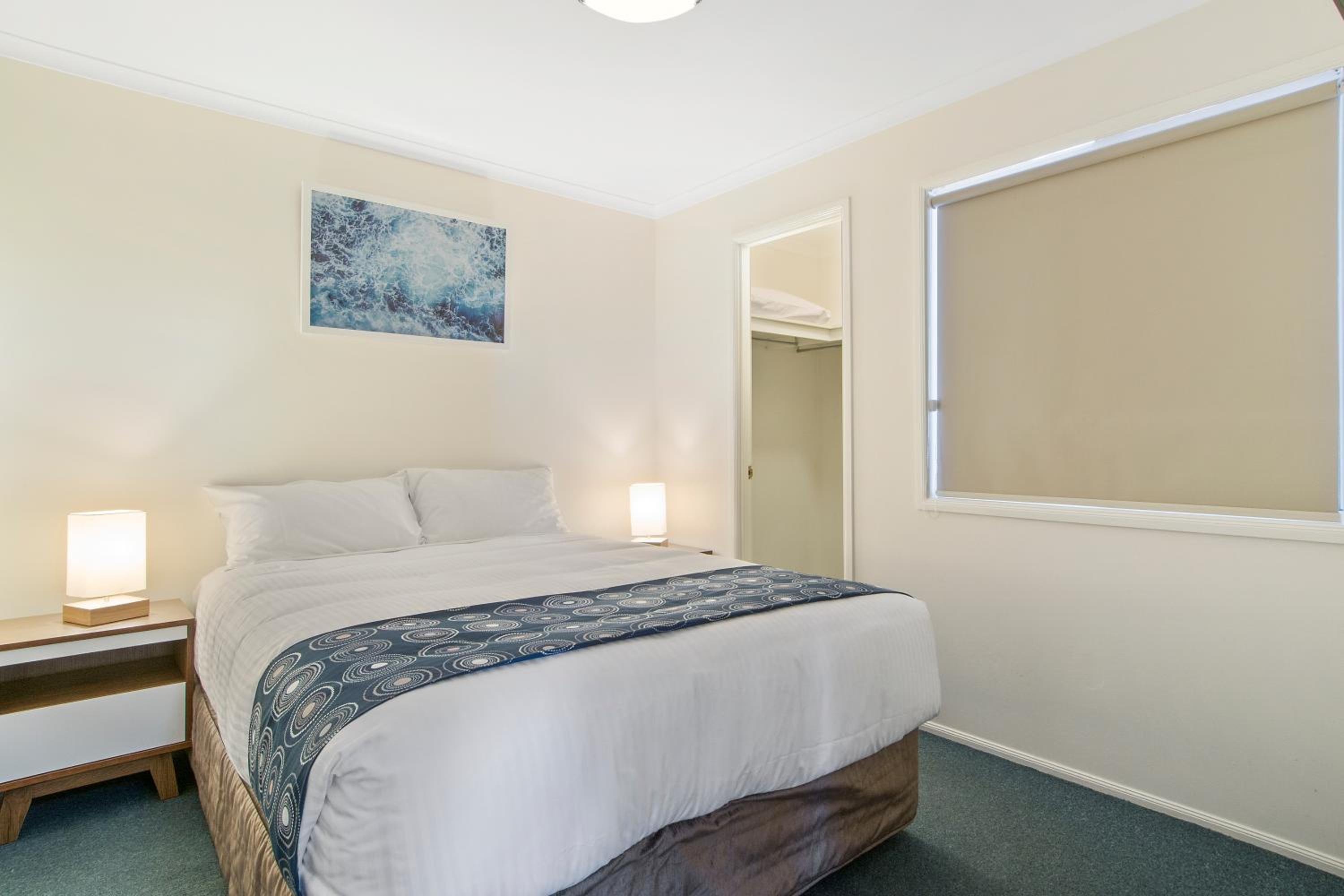 Standard 2 Bedroom Cabin - Photo 3