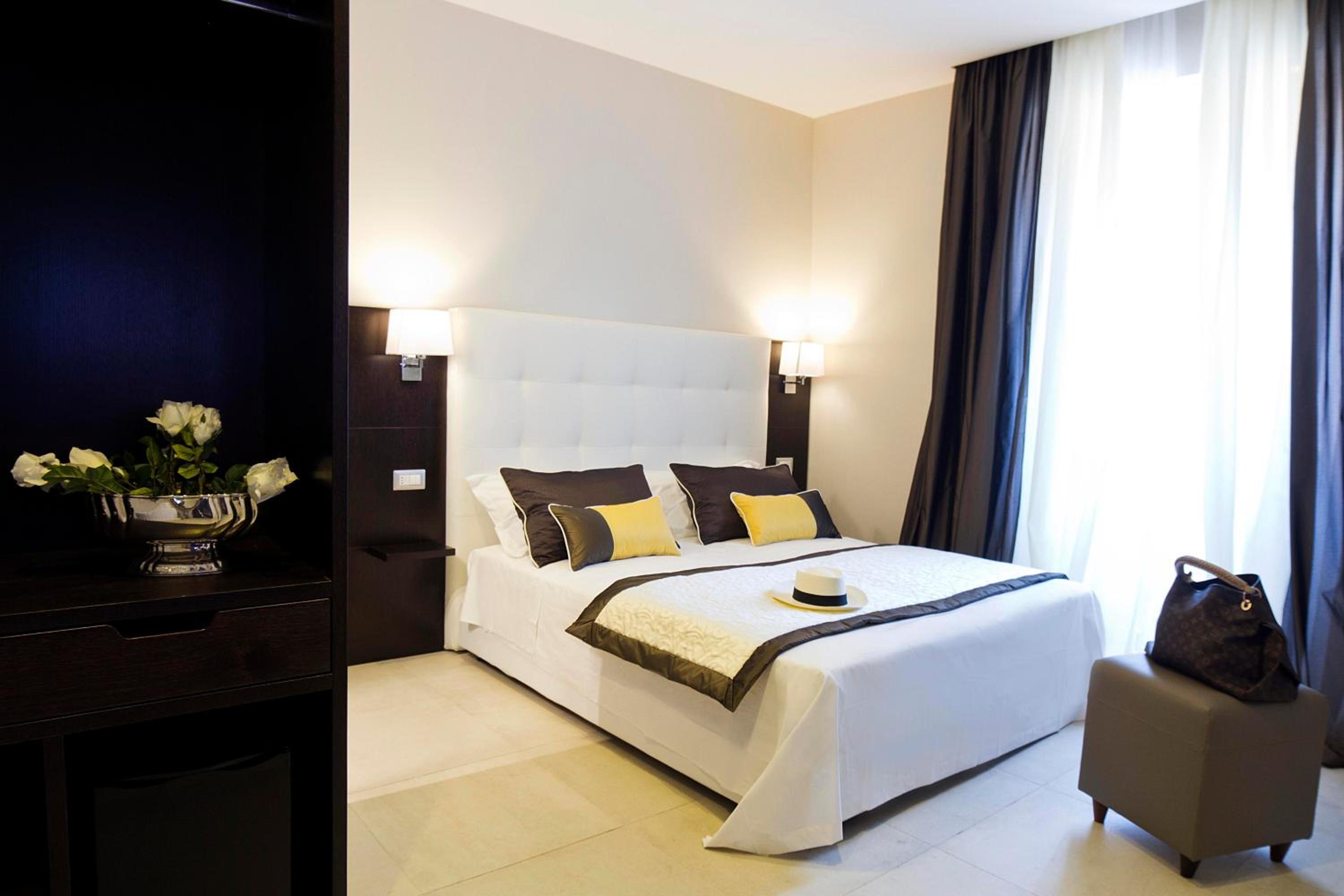 Double Room with Spa Bath photo 2