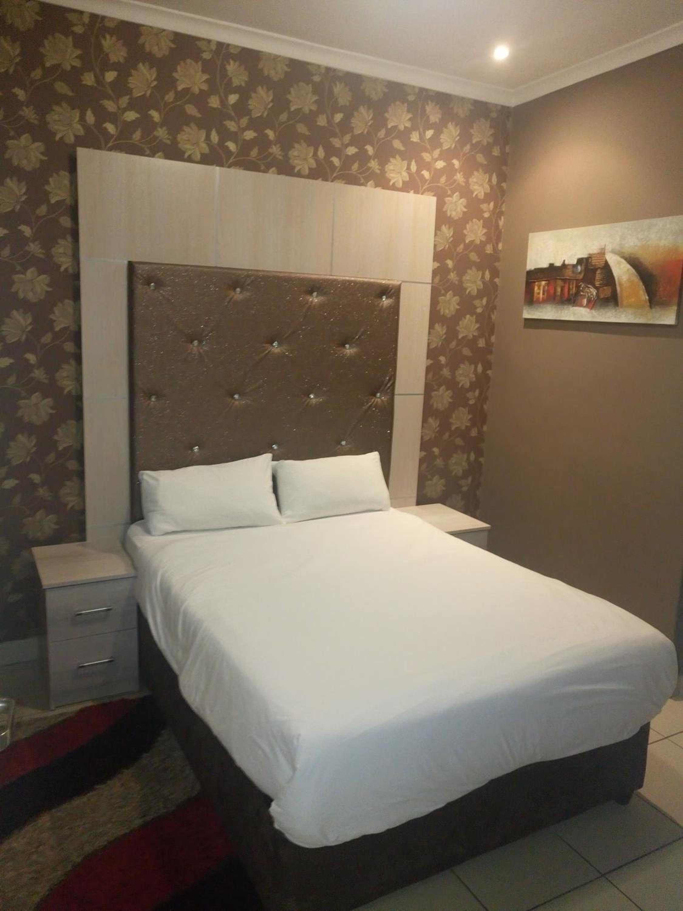 Standard Double Room - Photo 1