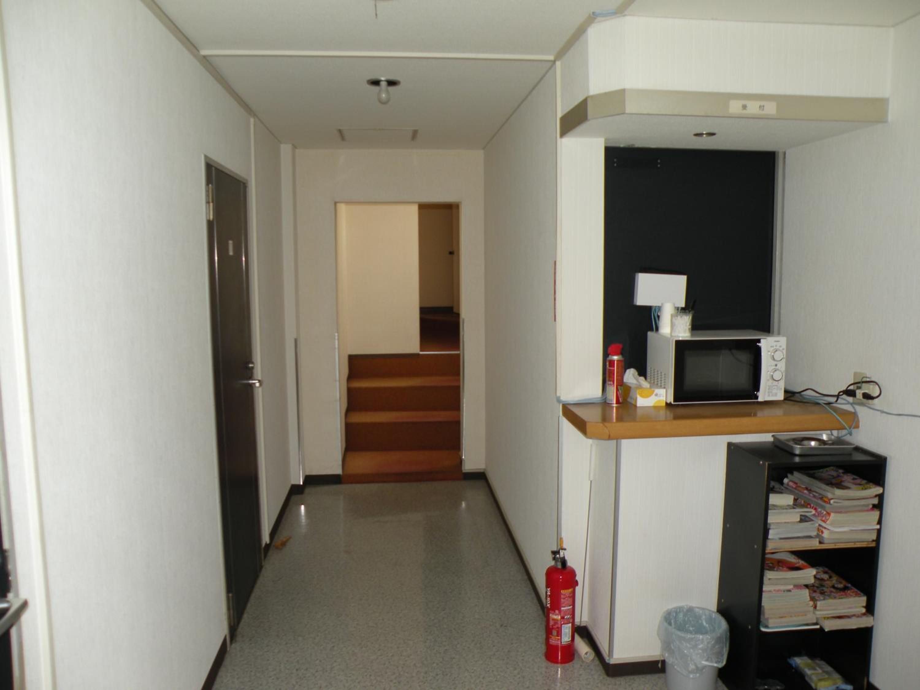 Twin Room - Photo 8