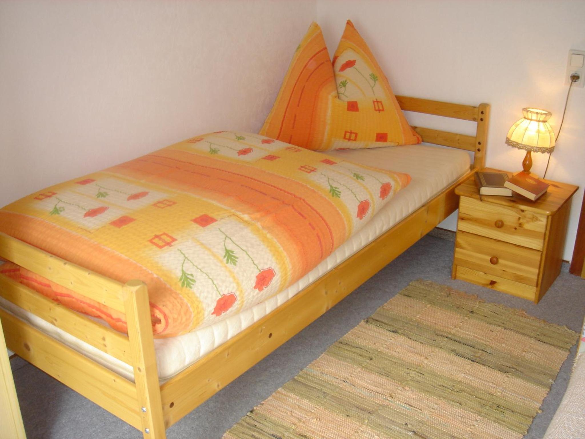 Single Room with Shared Shower and Toilet photo 1