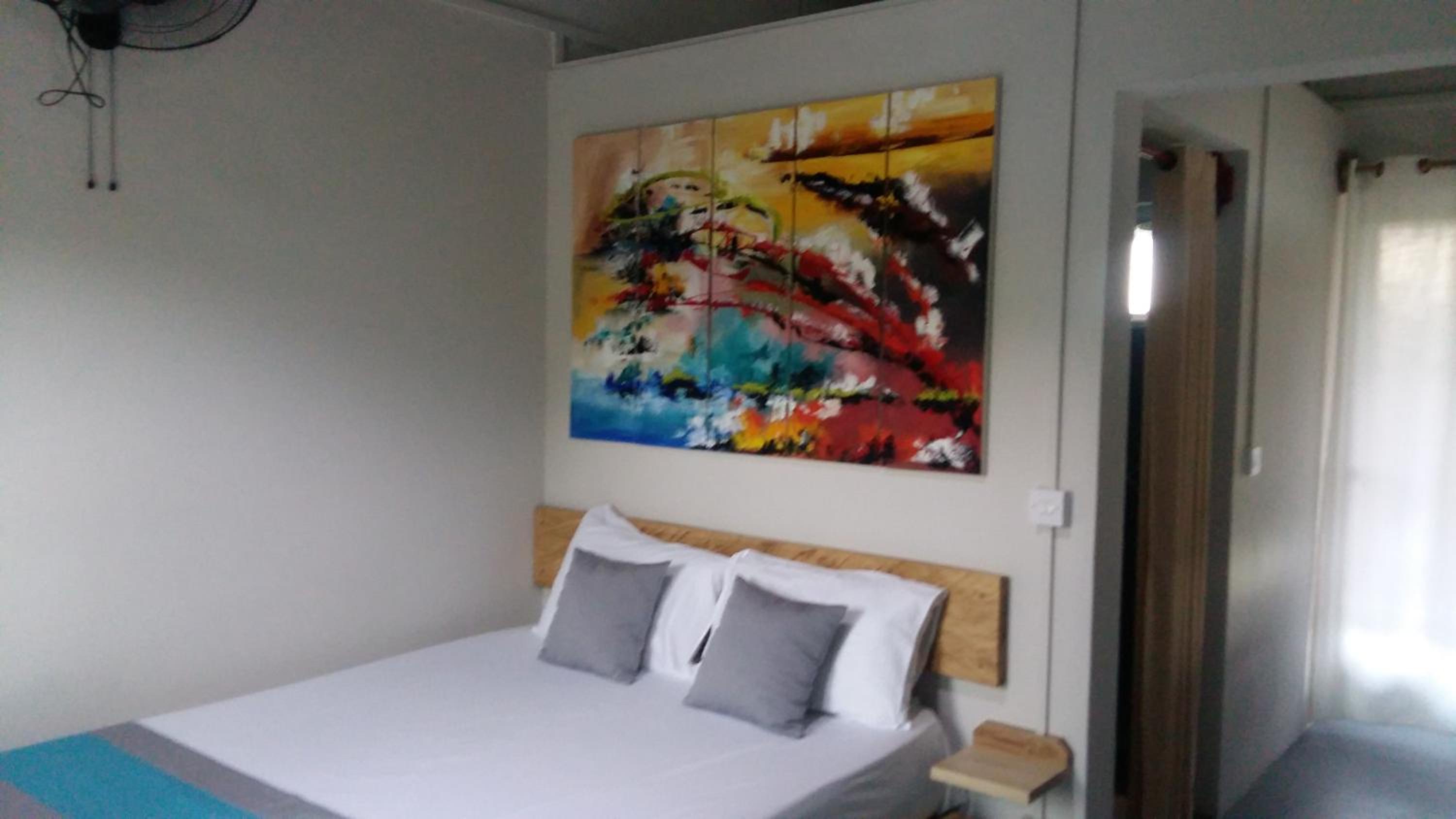 Standard Queen Room - Photo 6