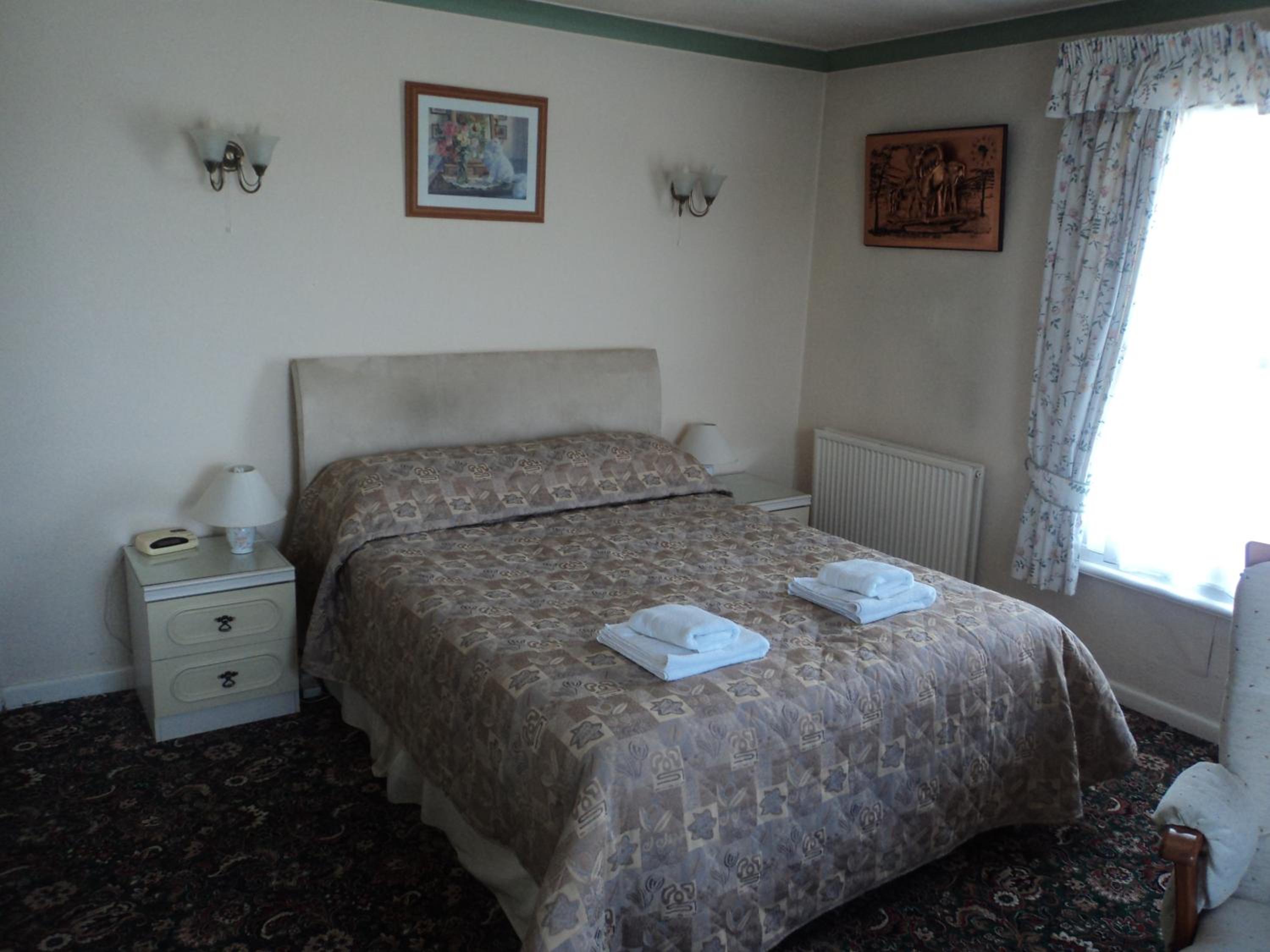 Large Double Room - Photo 6