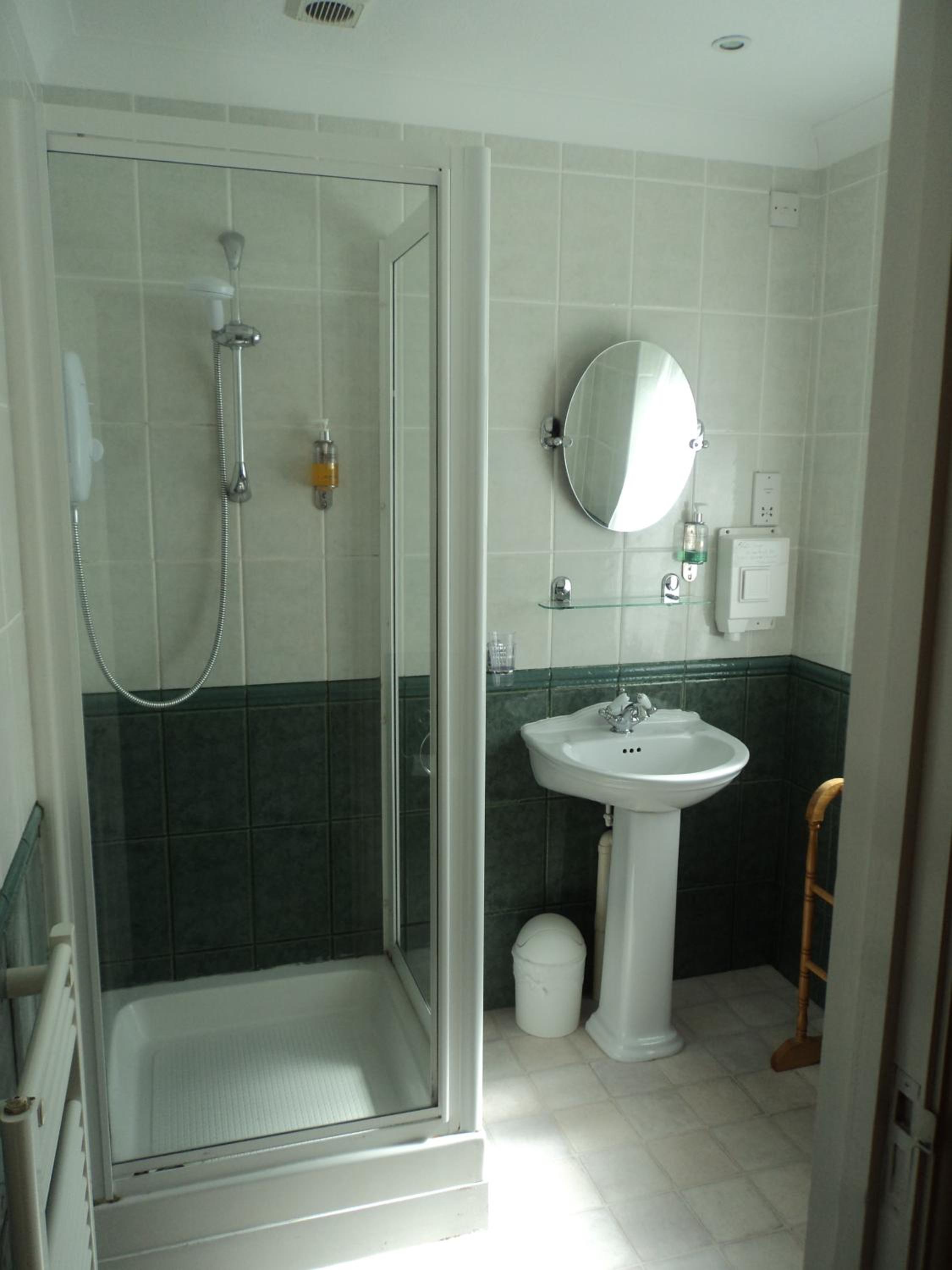 Standard Quadruple Room - Photo 7