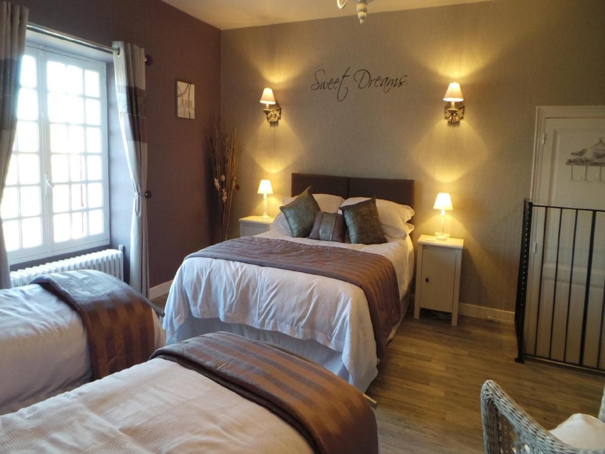 Quadruple Room with Private Bathroom