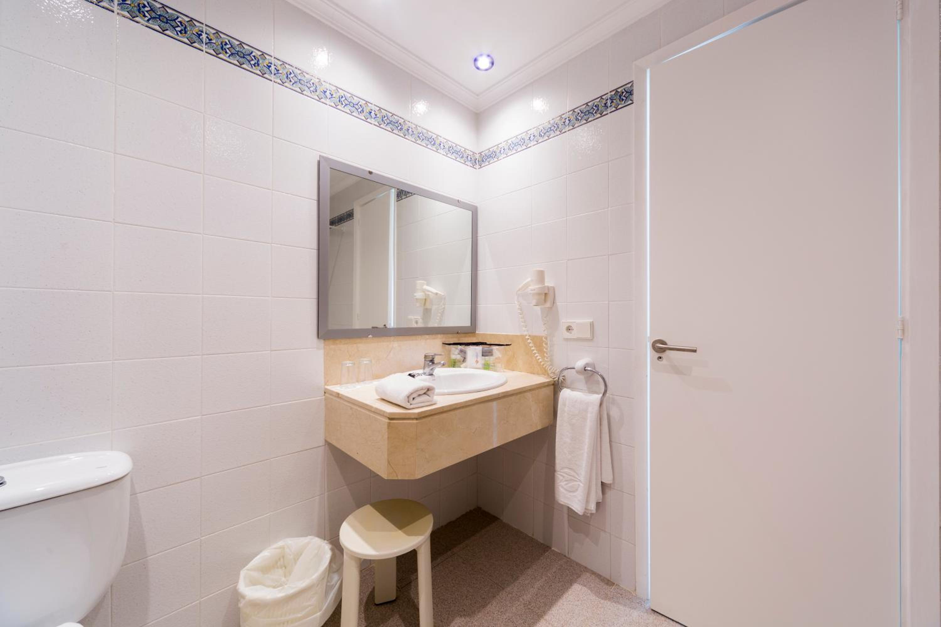 Standard Double Room Without Balcony photo 3