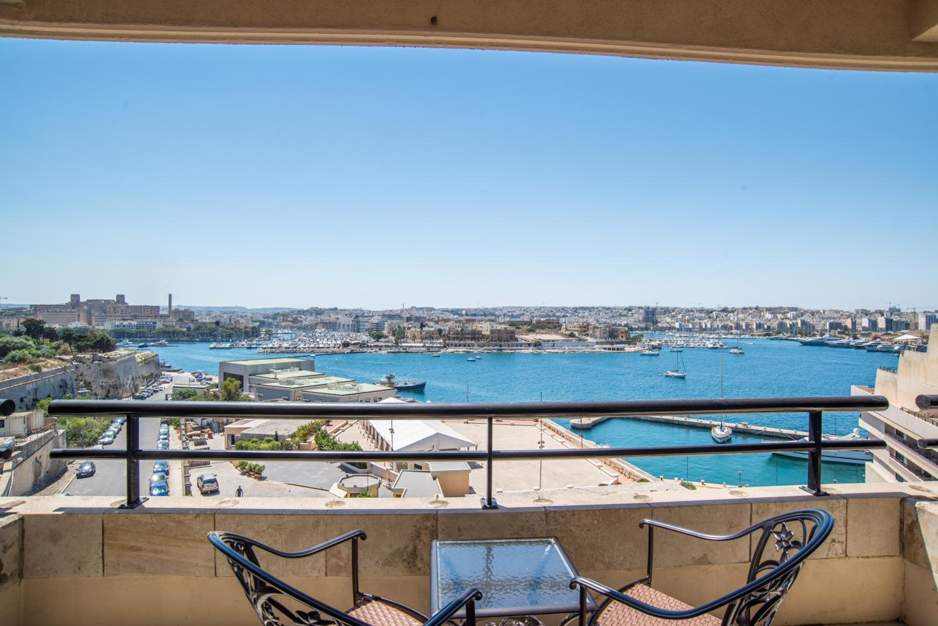 Superior Deluxe Double Room with Partial Sea View - Photo 6