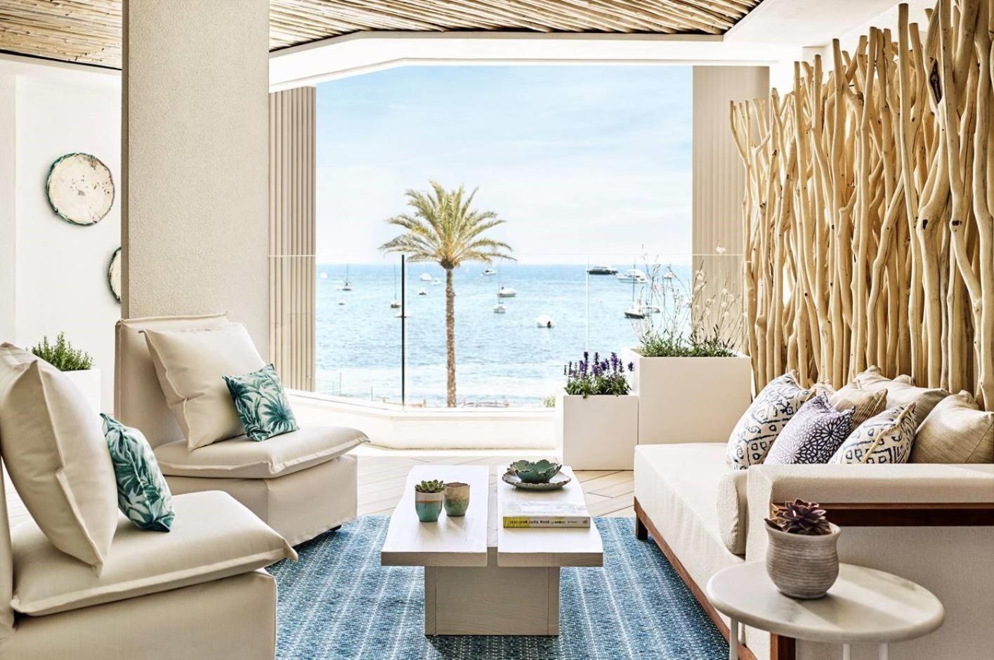 One Bedroom Suite with Sea View photo 2