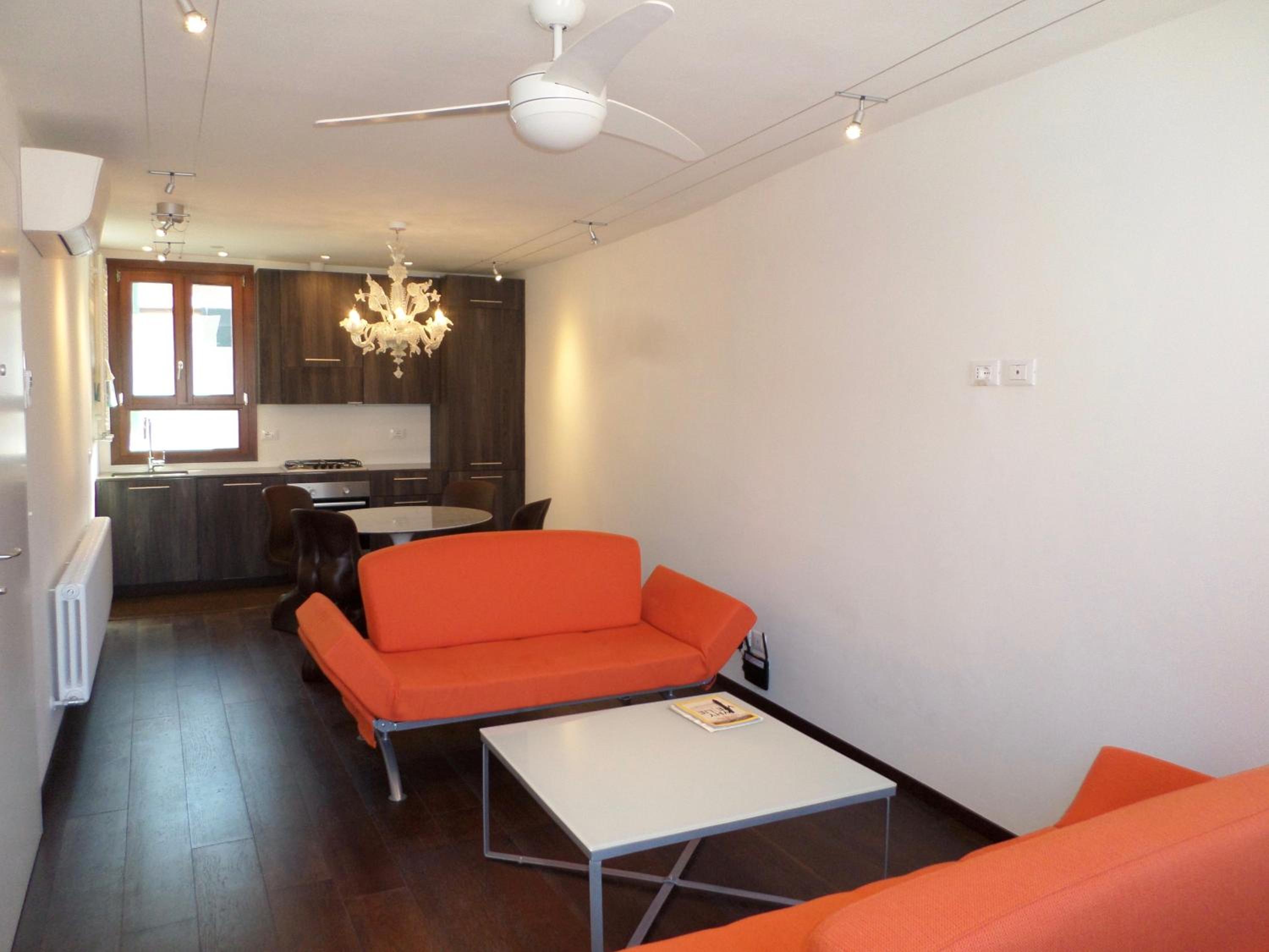 One-Bedroom Apartment photo 3