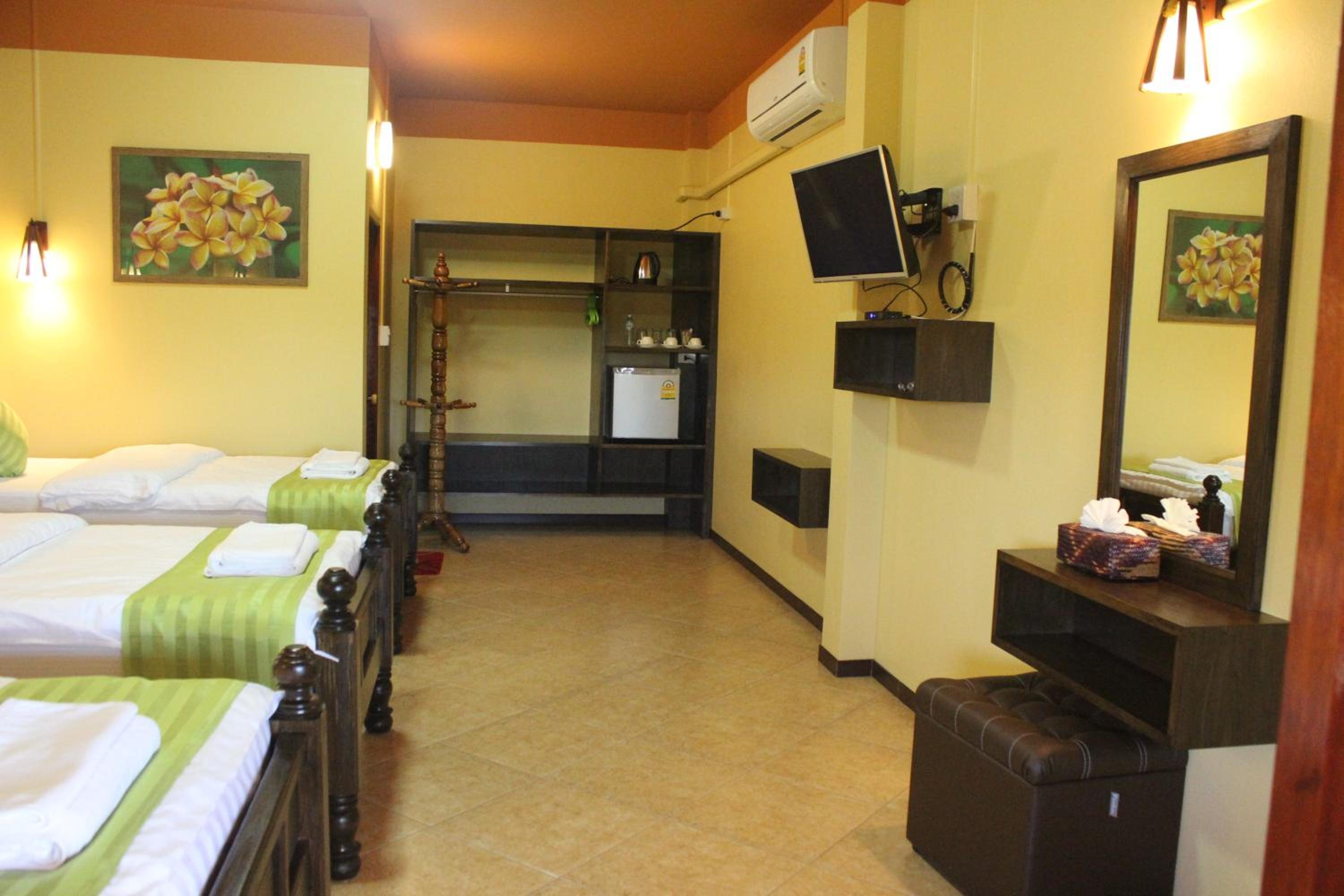 Deluxe Triple Room photo 3