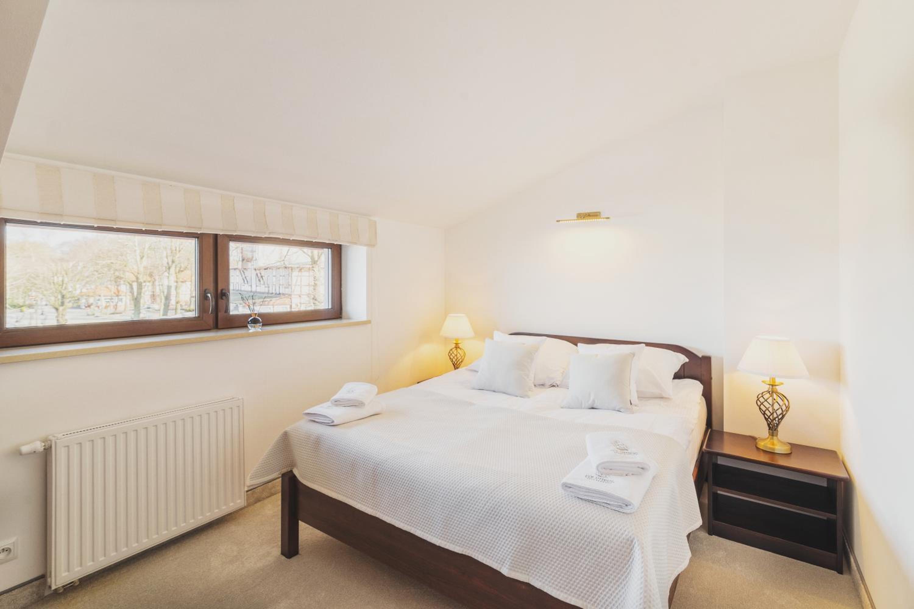 One-Bedroom Apartment with Balcony and Sea View photo 3