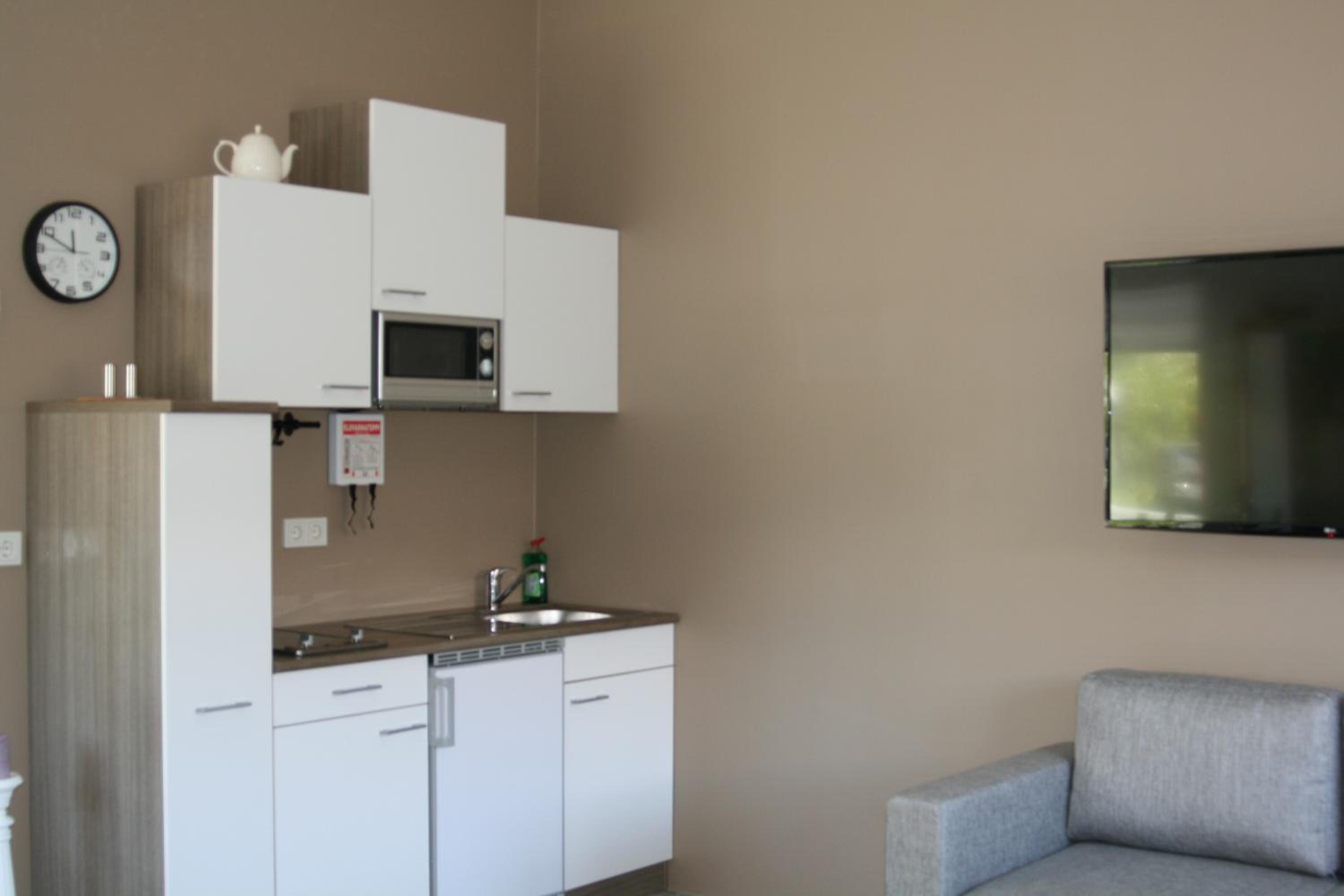 Studio (4 Adults) - Photo 17