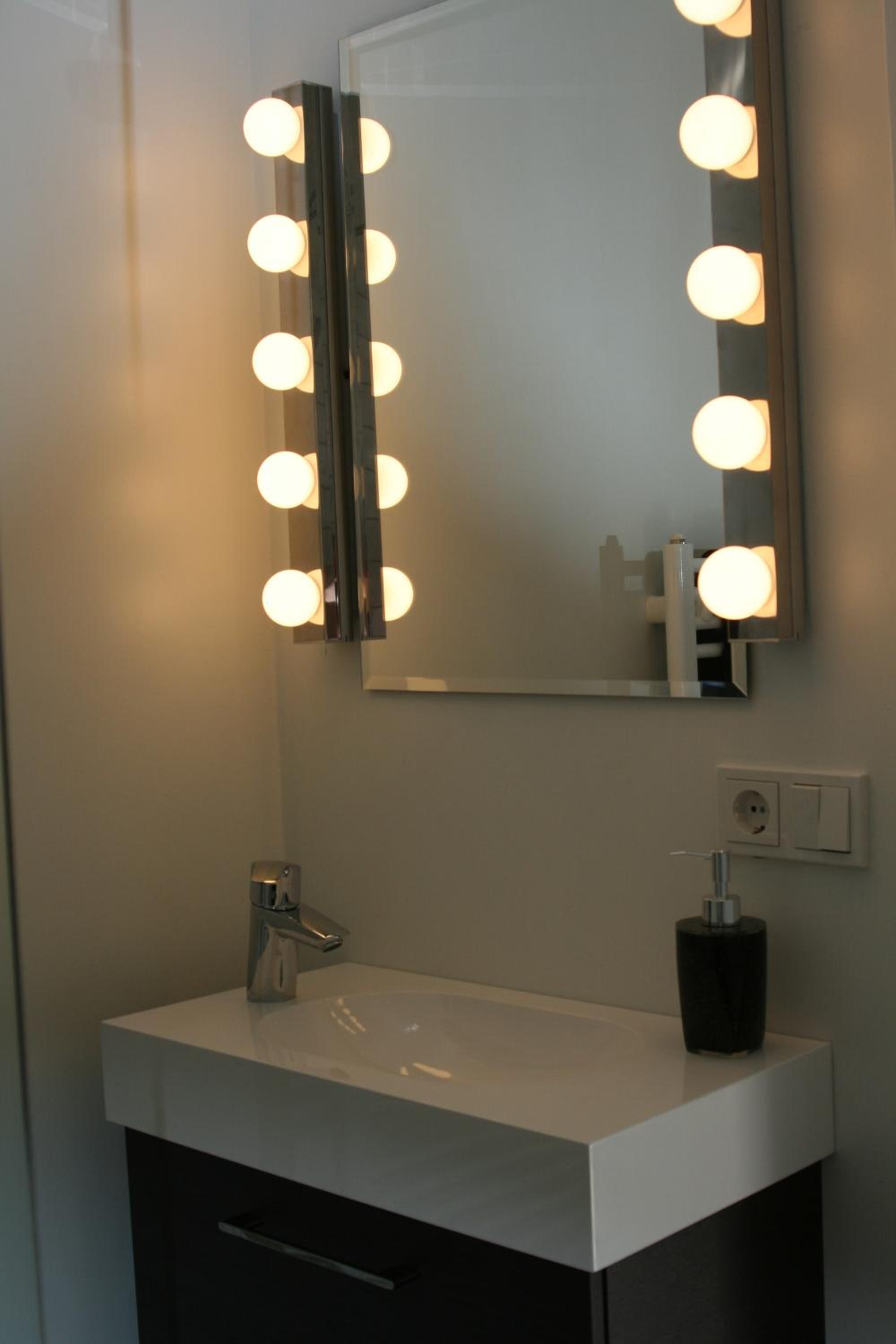 Studio (4 Adults) - Photo 23