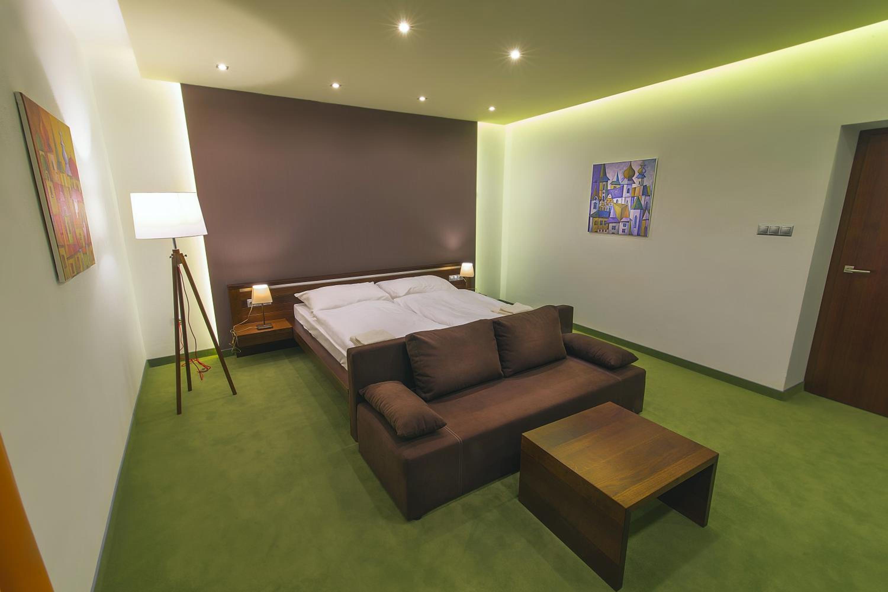 Double Room - Photo 12