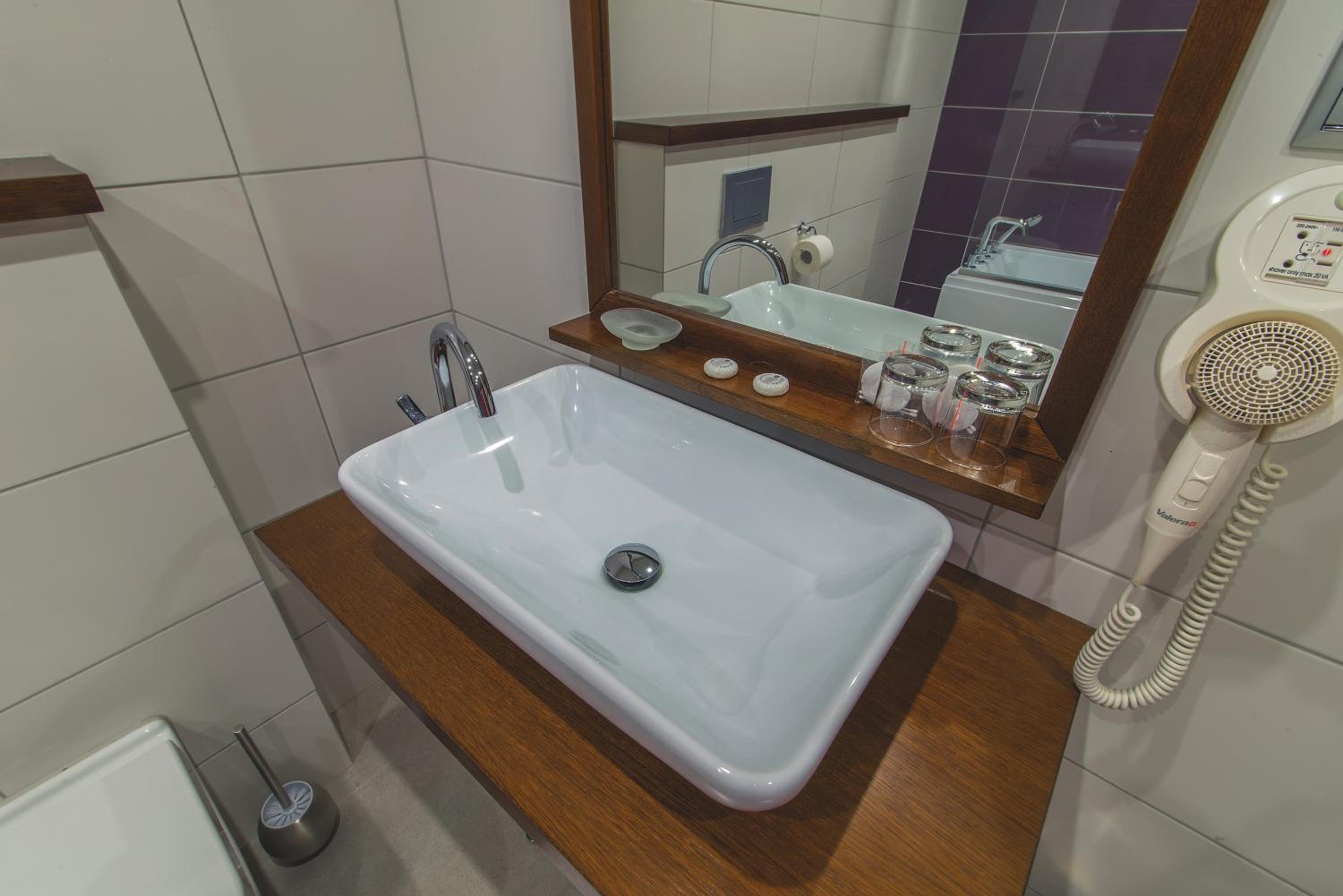 Double Room - Photo 14