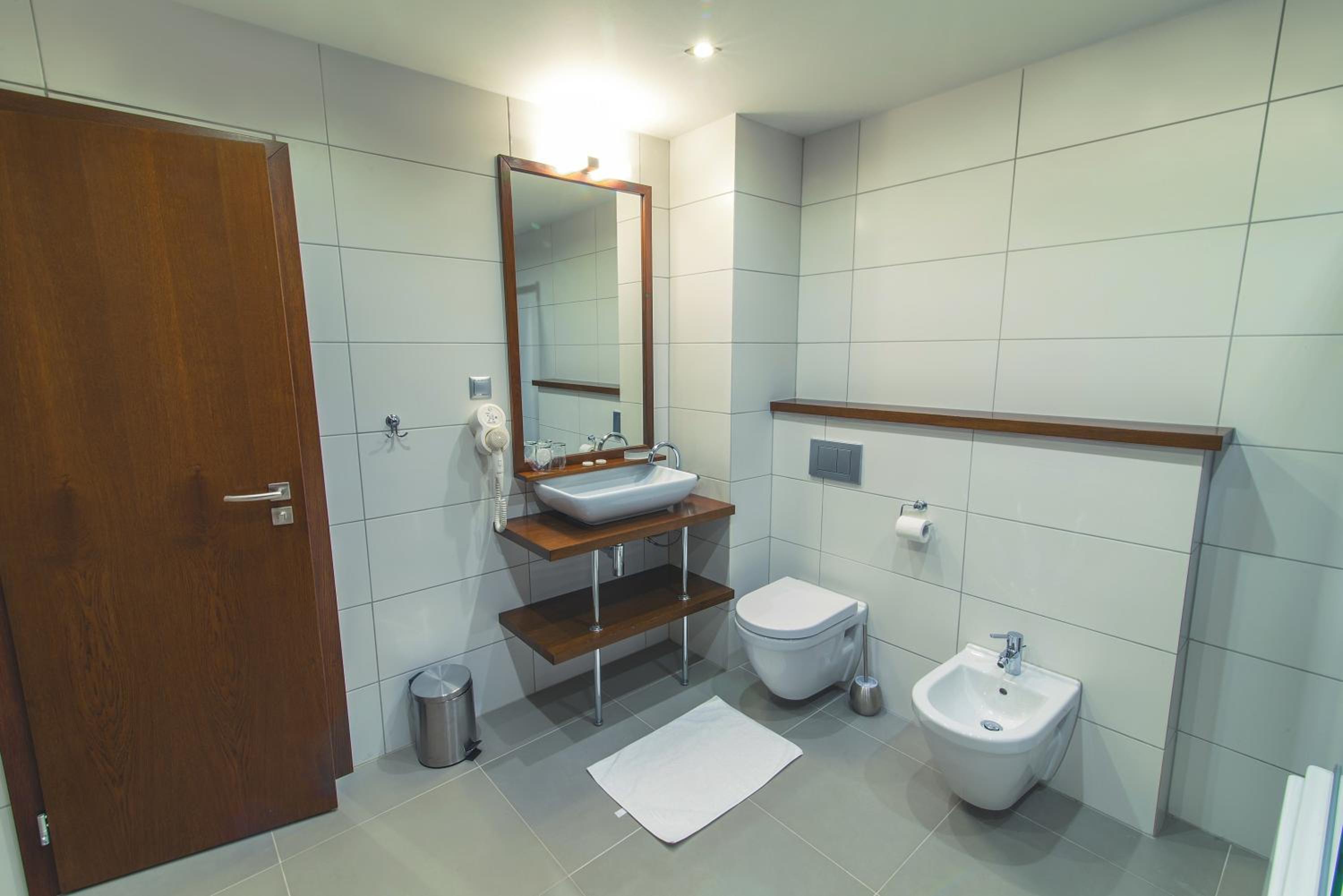 Double Room - Photo 15