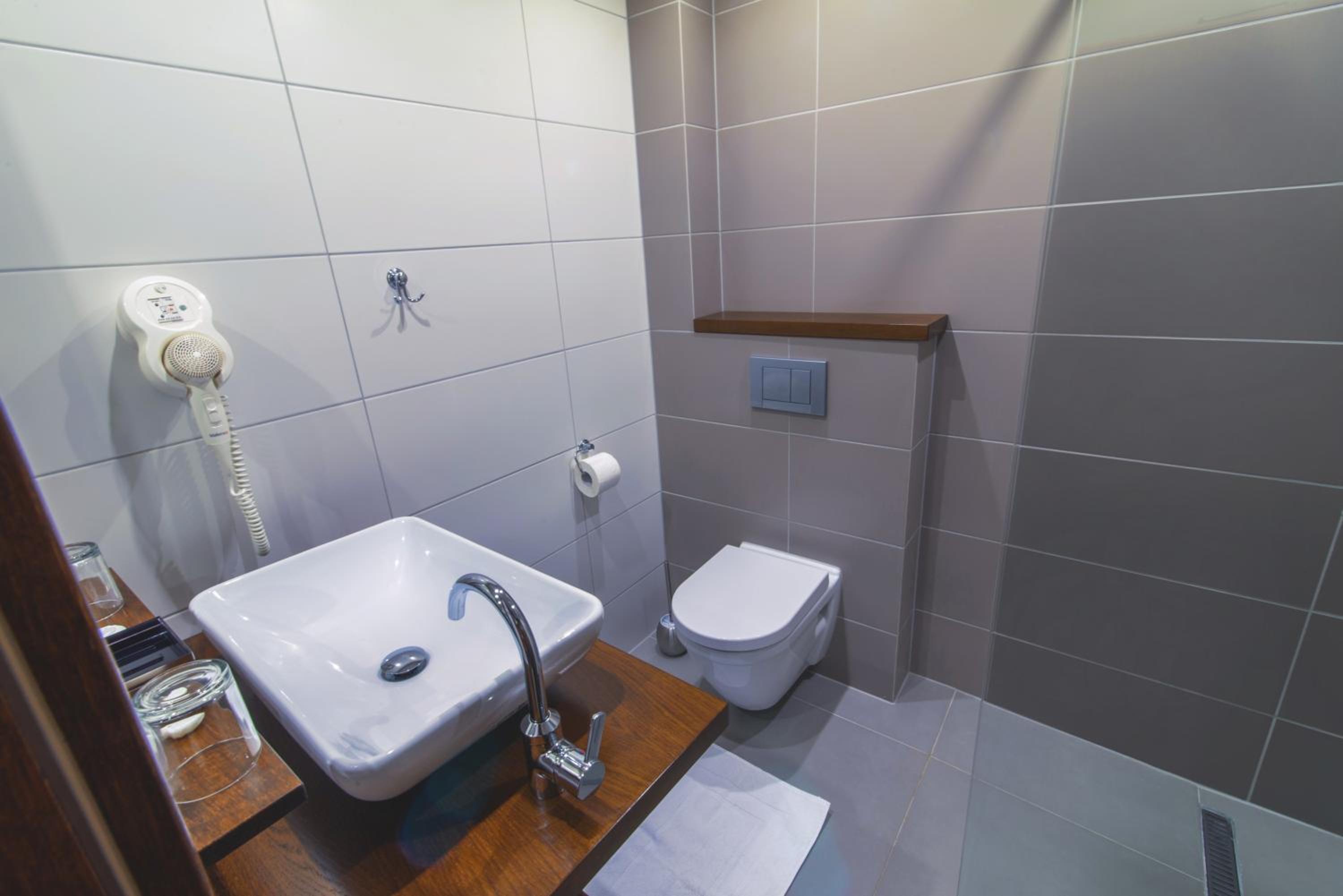 Double Room - Photo 17