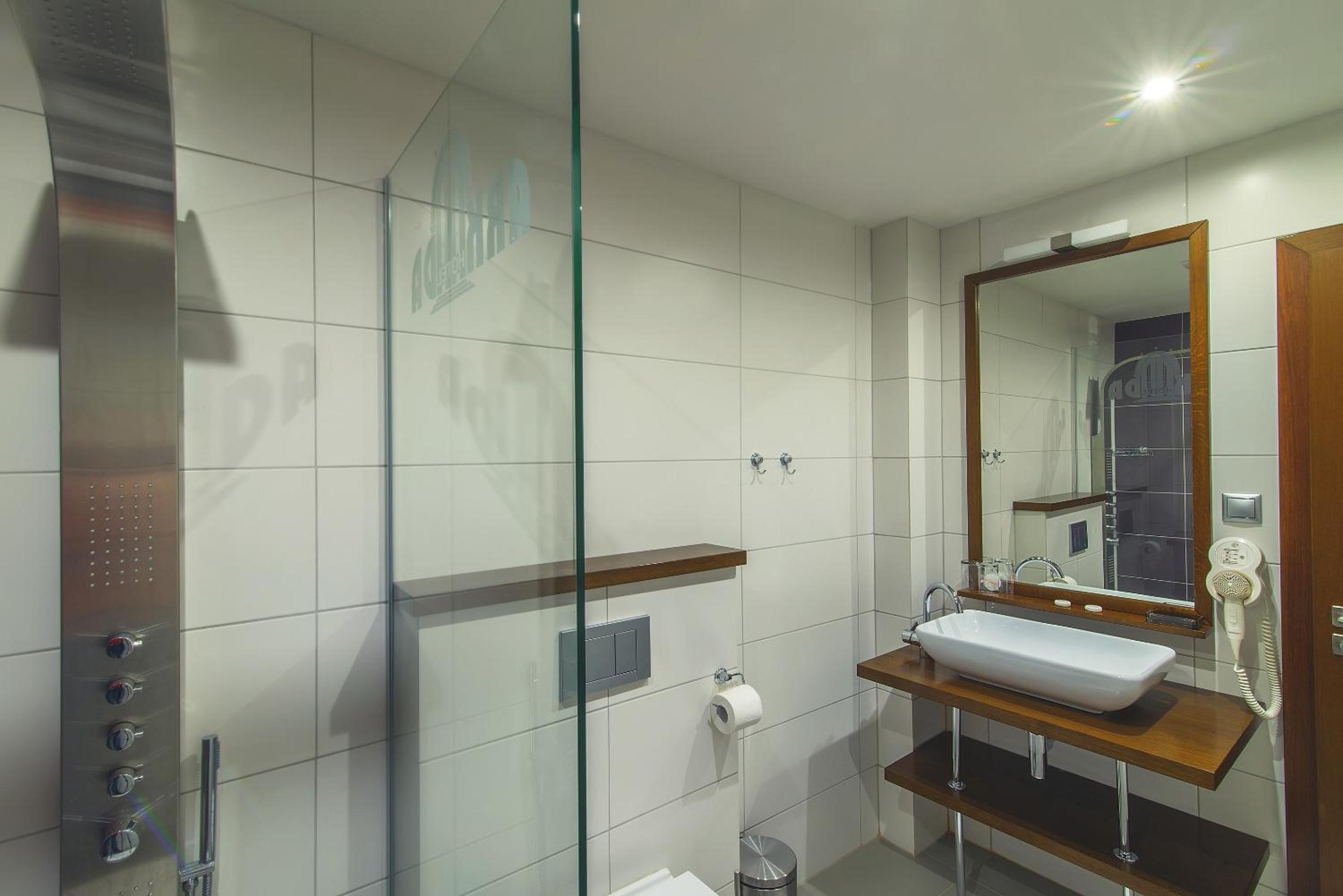 Double Room - Photo 16