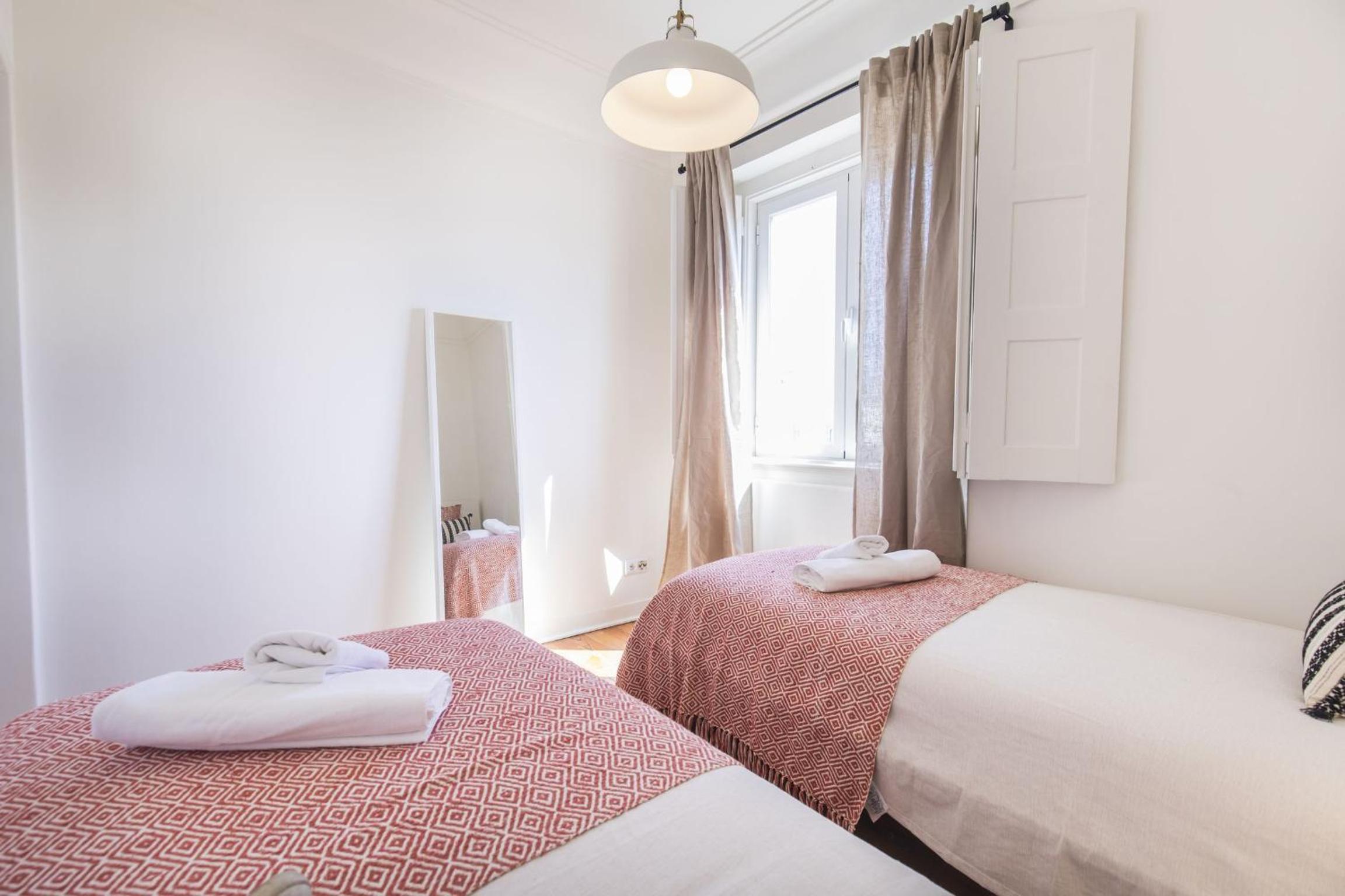Two-Bedroom Apartment - Photo 4