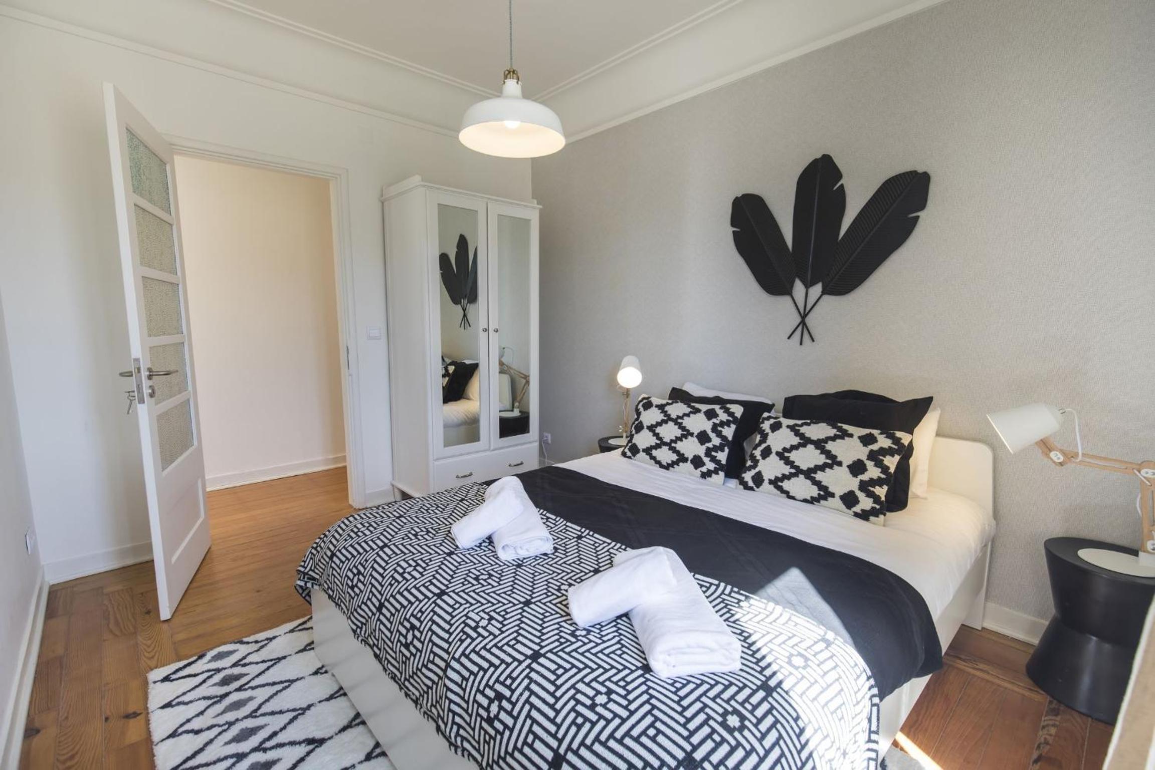 Two-Bedroom Apartment - Photo 42