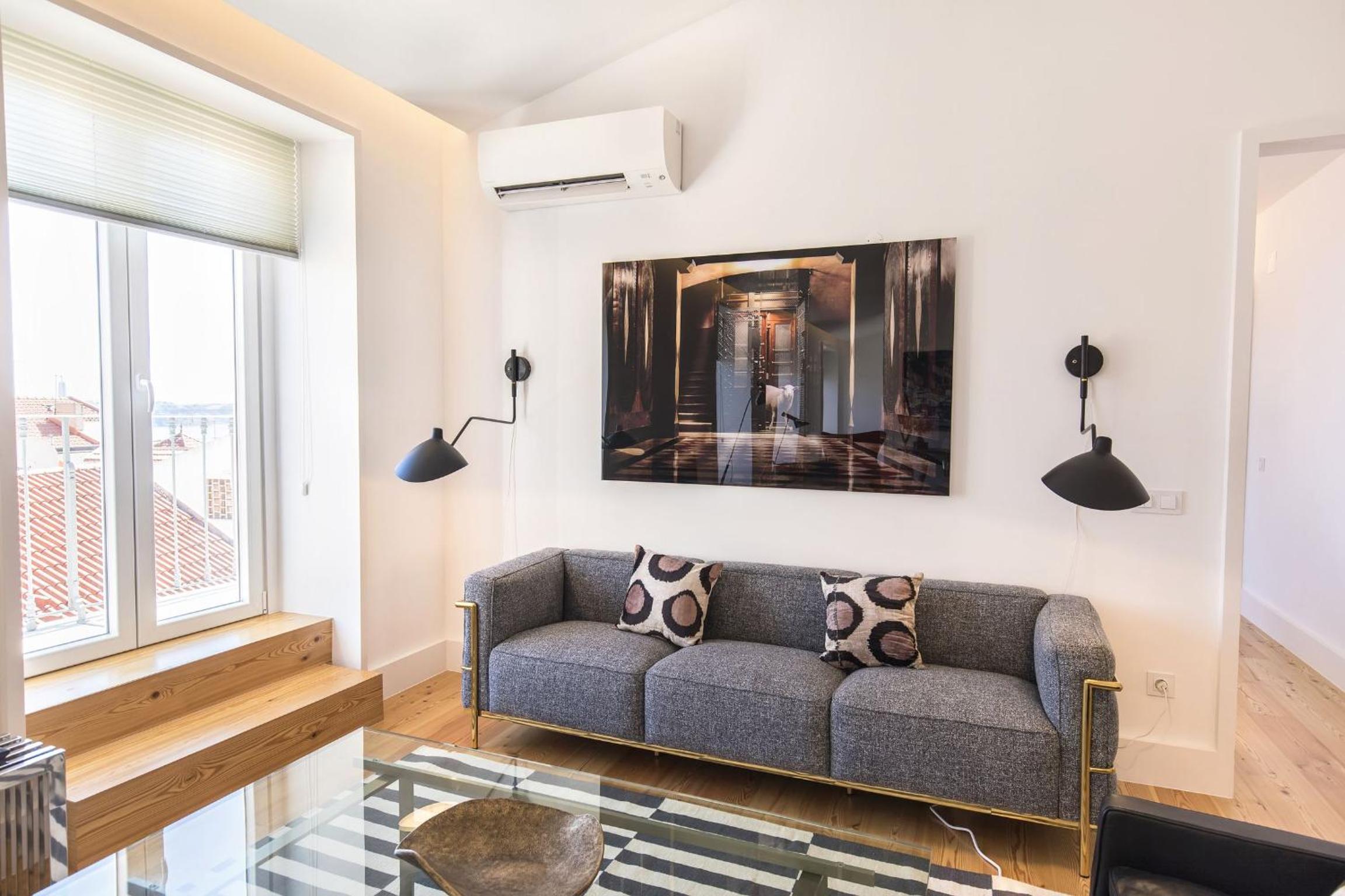 Apartment with Balcony - Photo 20