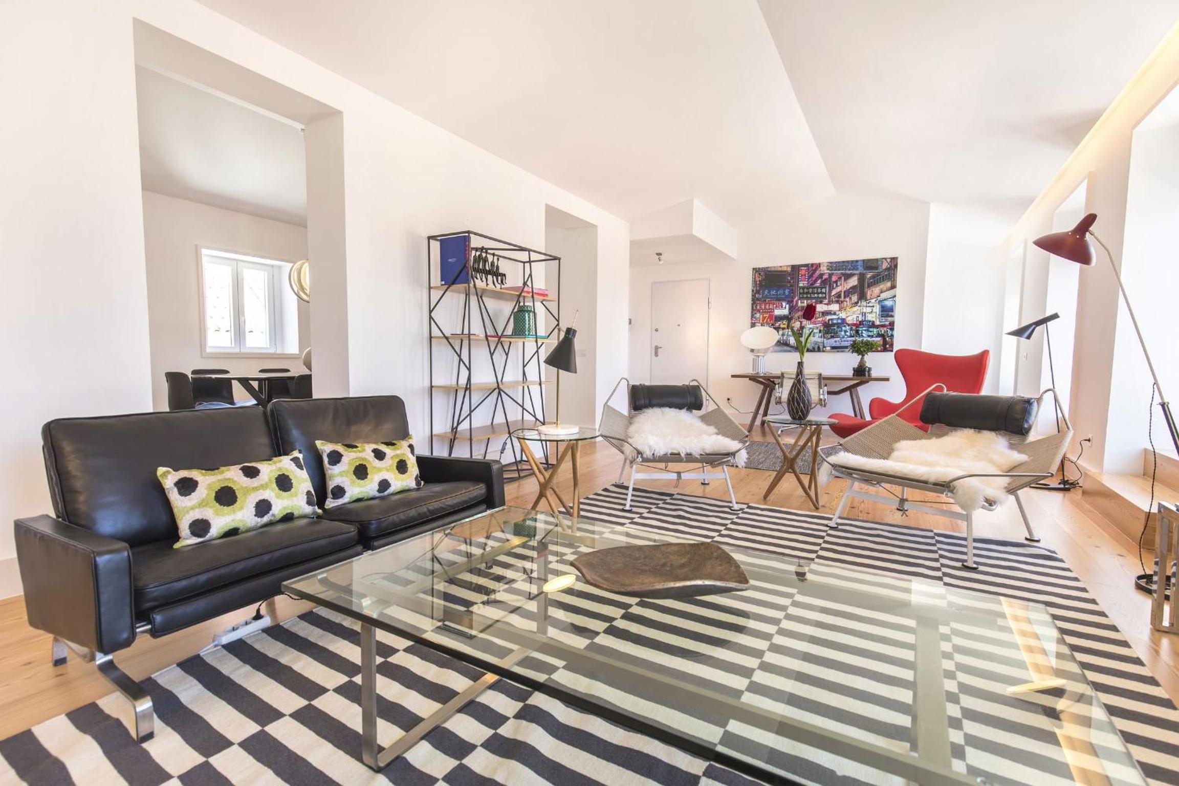 Apartment with Balcony - Photo 22