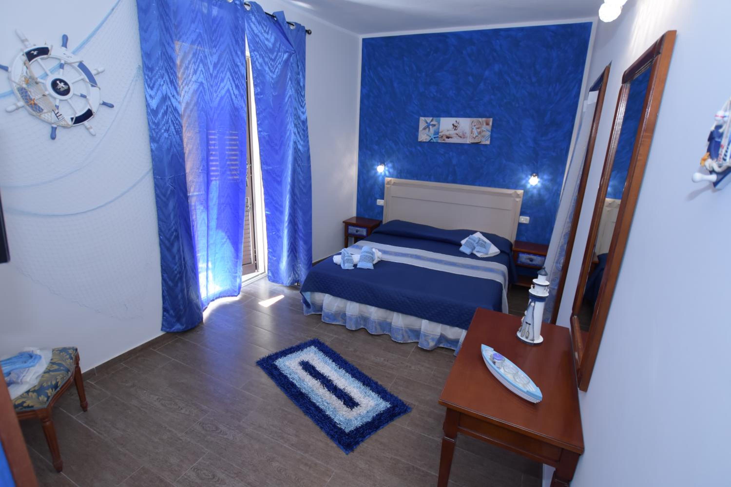 Superior Double or Twin Room with City View - Photo 2