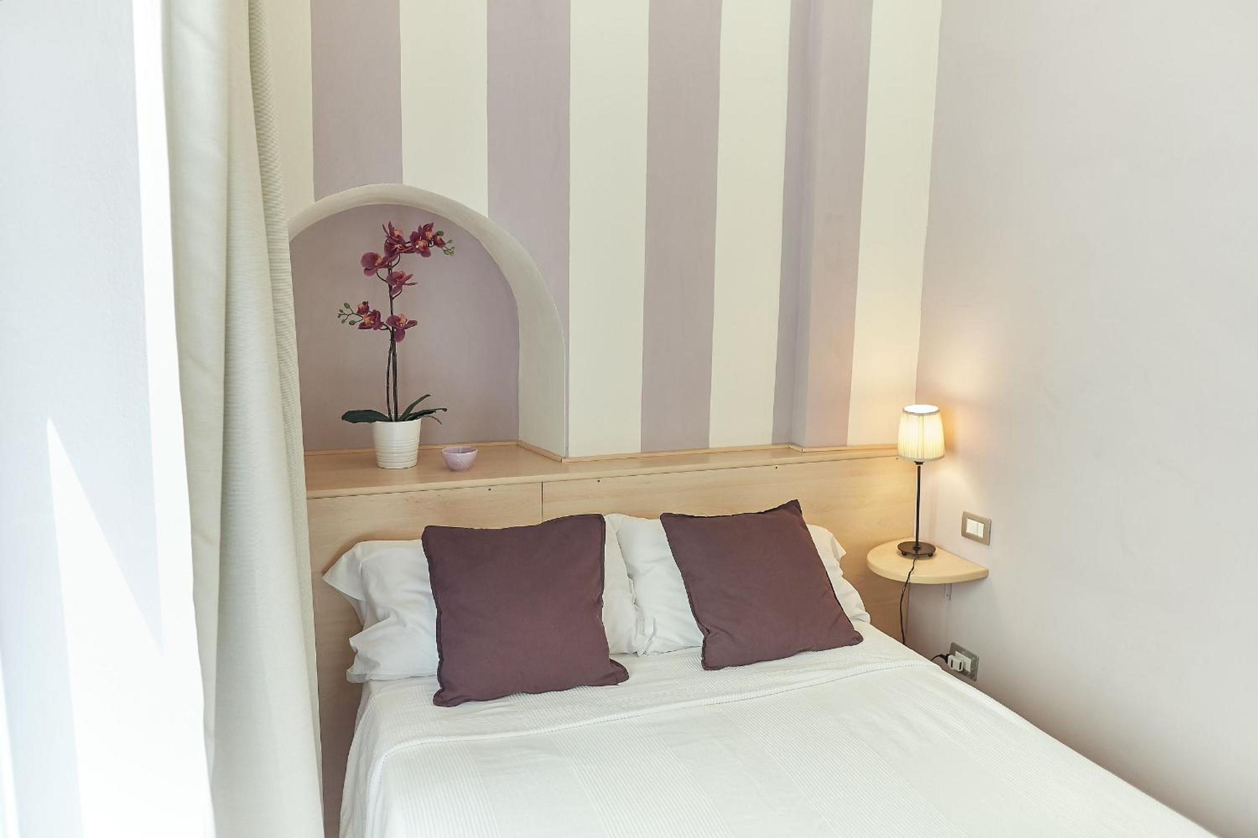 Double Room with Private External Bathroom photo 2