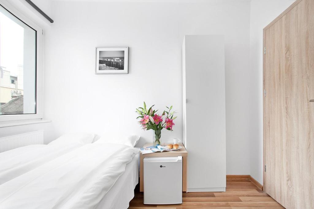Budget Double Room - Photo 2