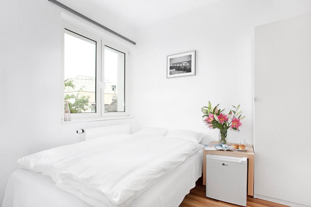 Budget Double Room - Photo 4