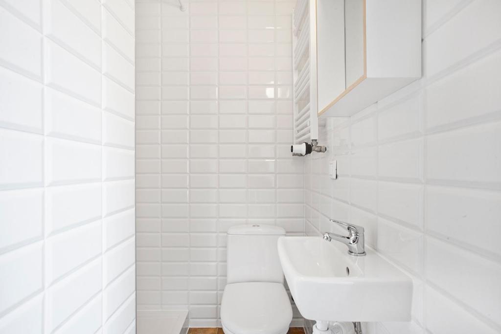 Budget Double Room - Photo 3