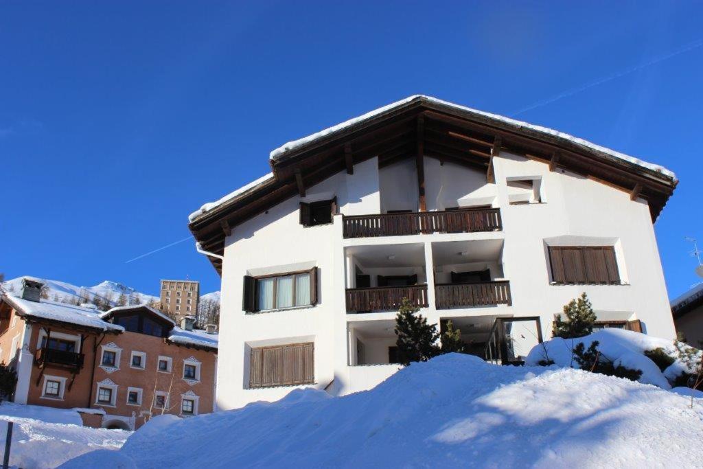 Apartment with Mountain View photo 1