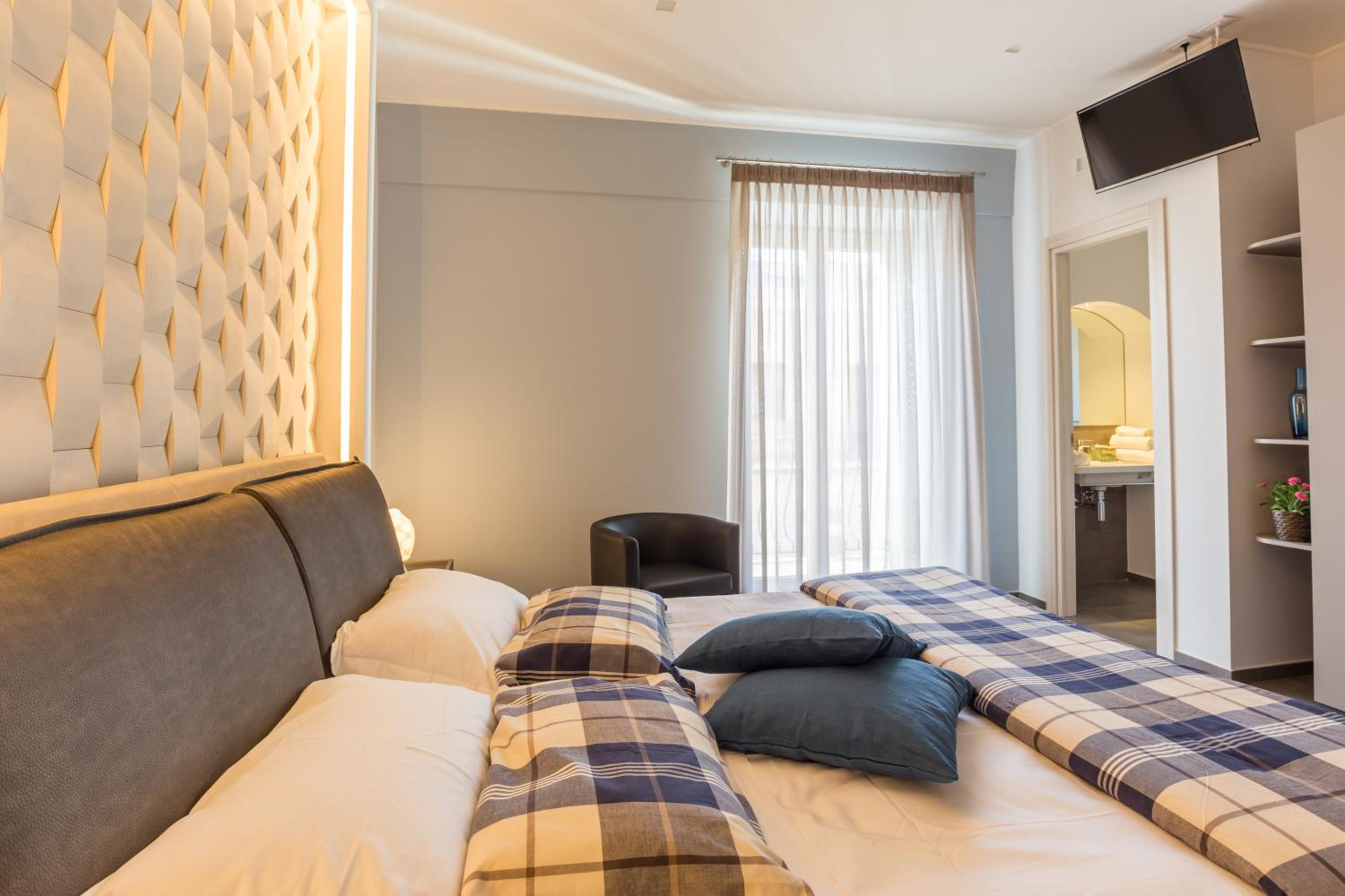 Superior Double Room - Photo 3