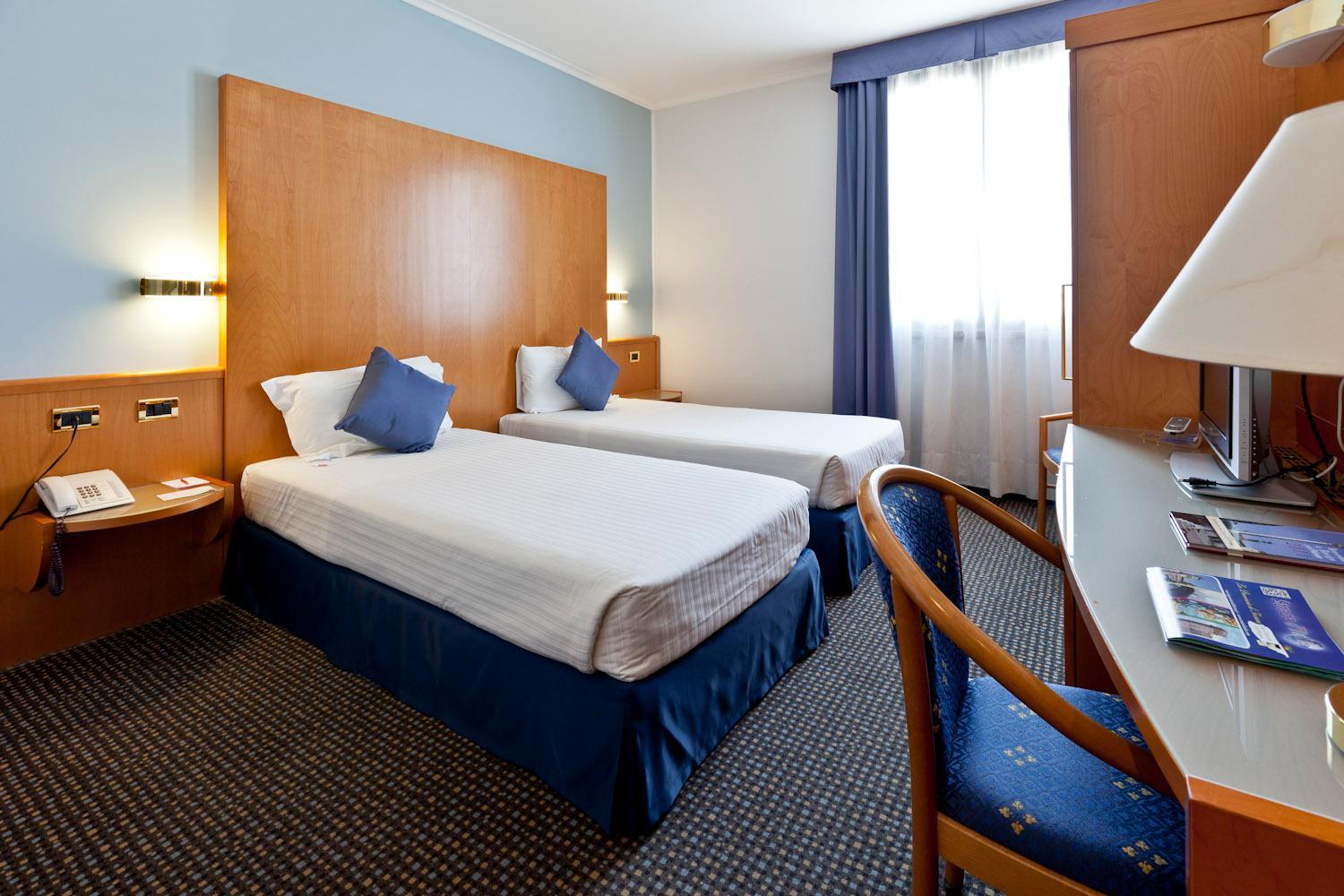 Twin Room - Photo 1