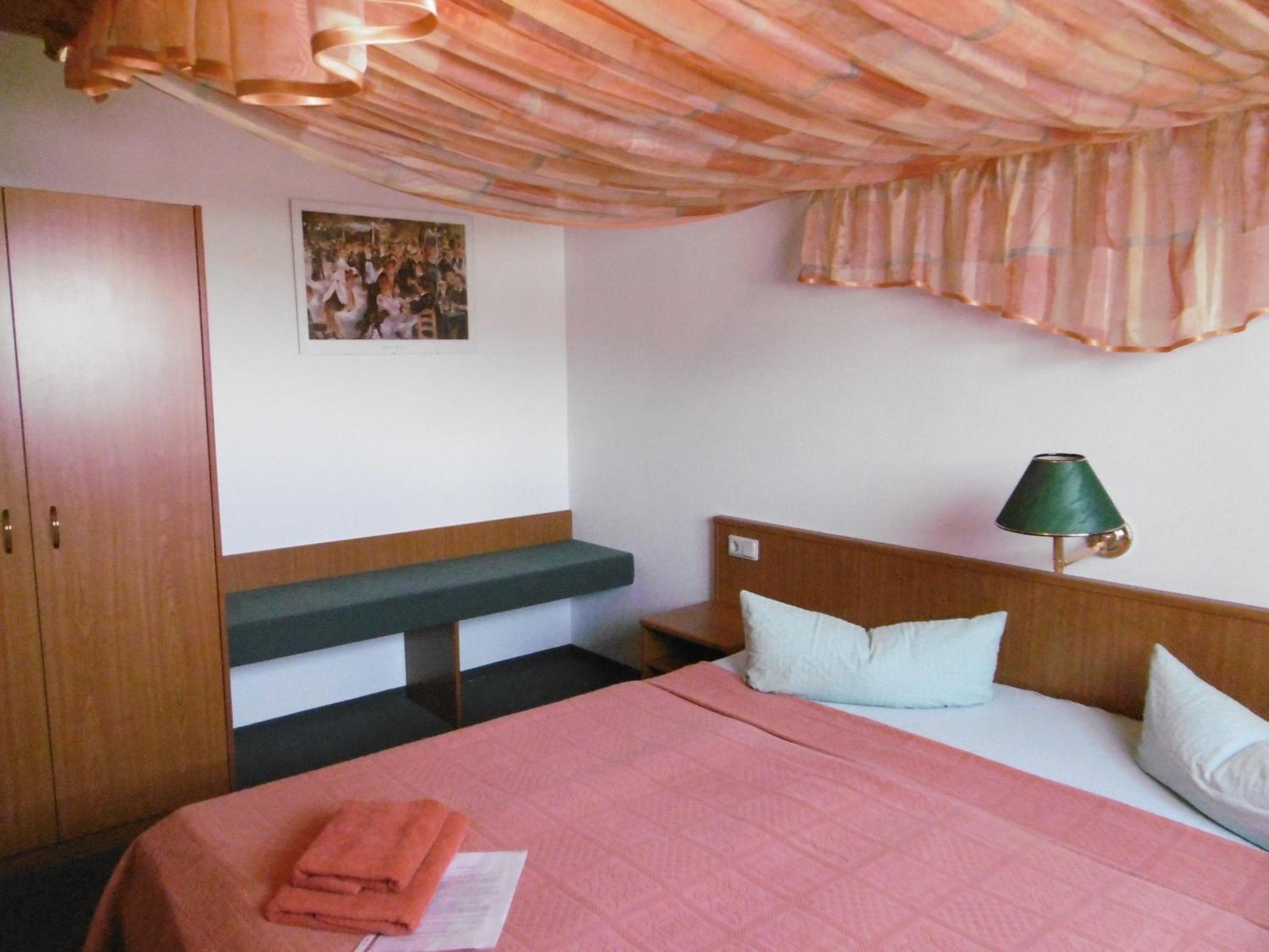 Waterbed Double Room photo 2