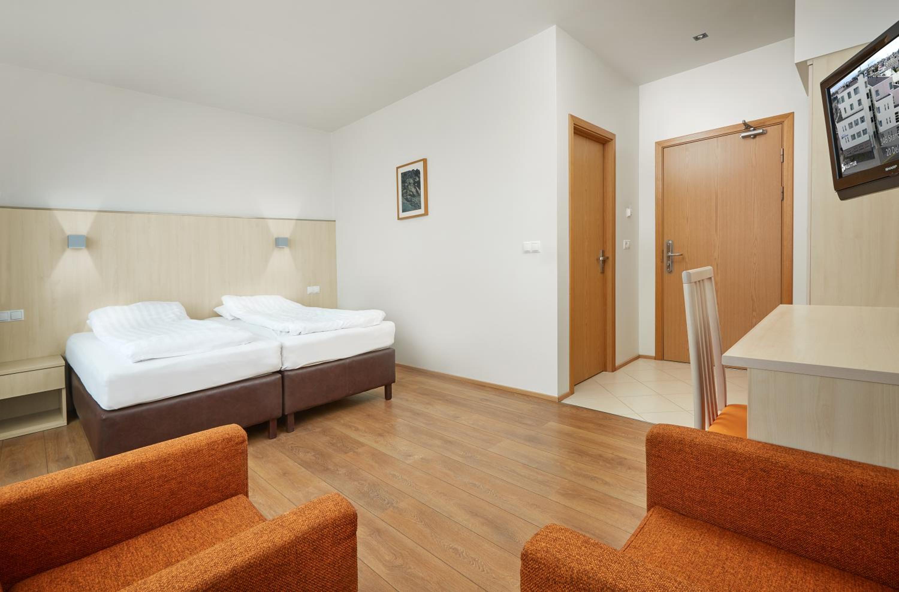 Superior Double or Twin Room - Photo 7