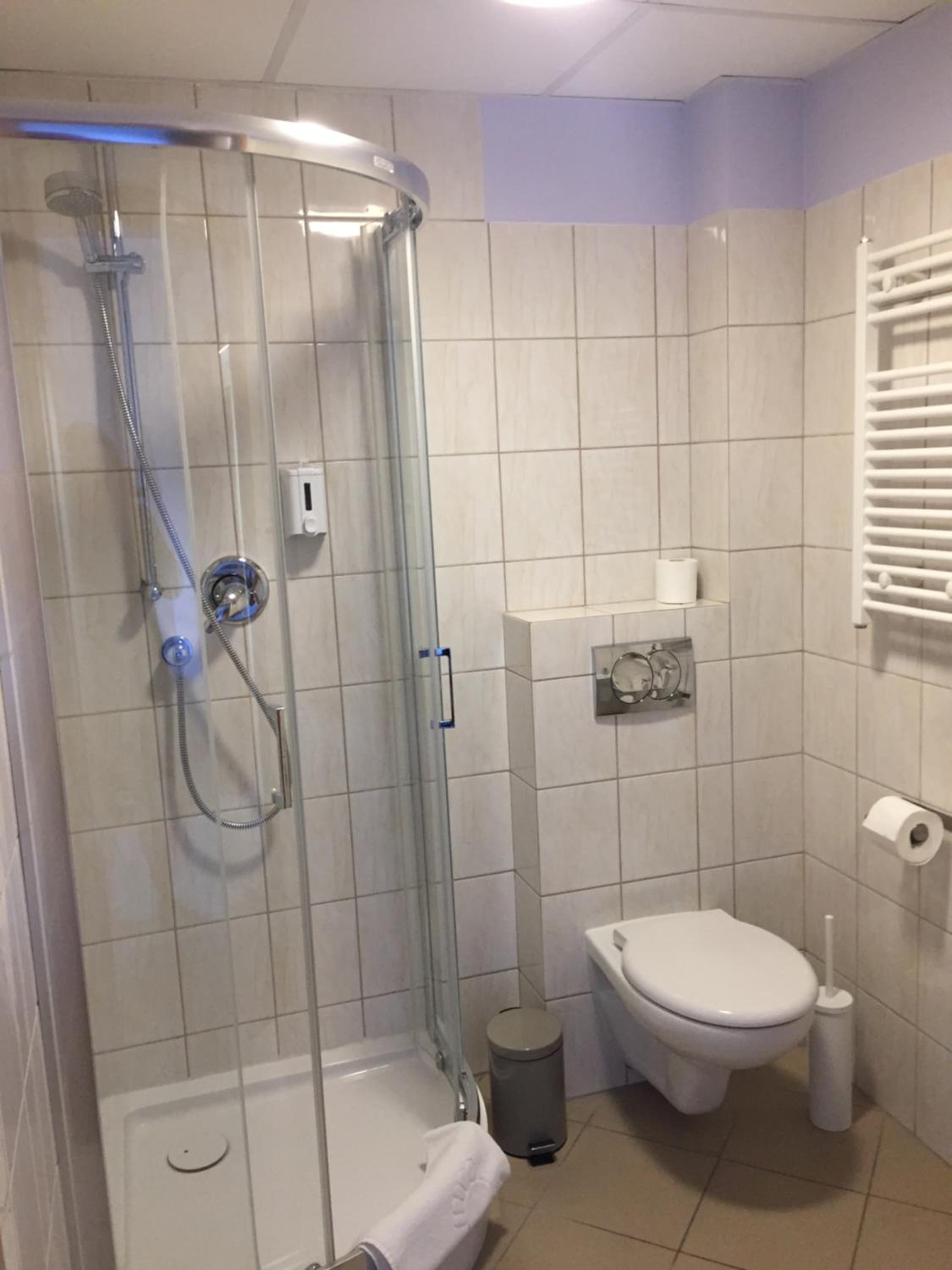 Double Room - Photo 7