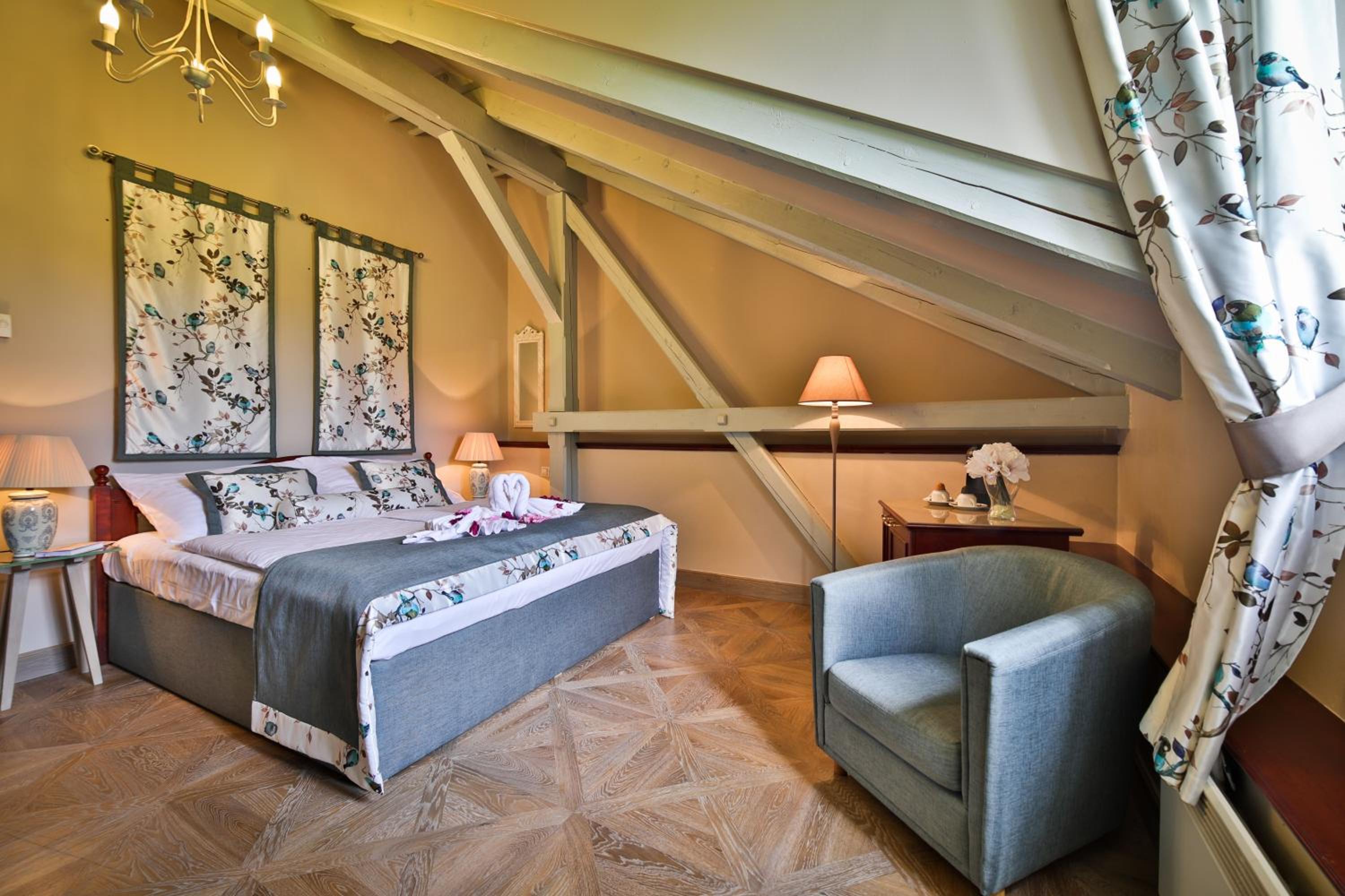 Queen Room