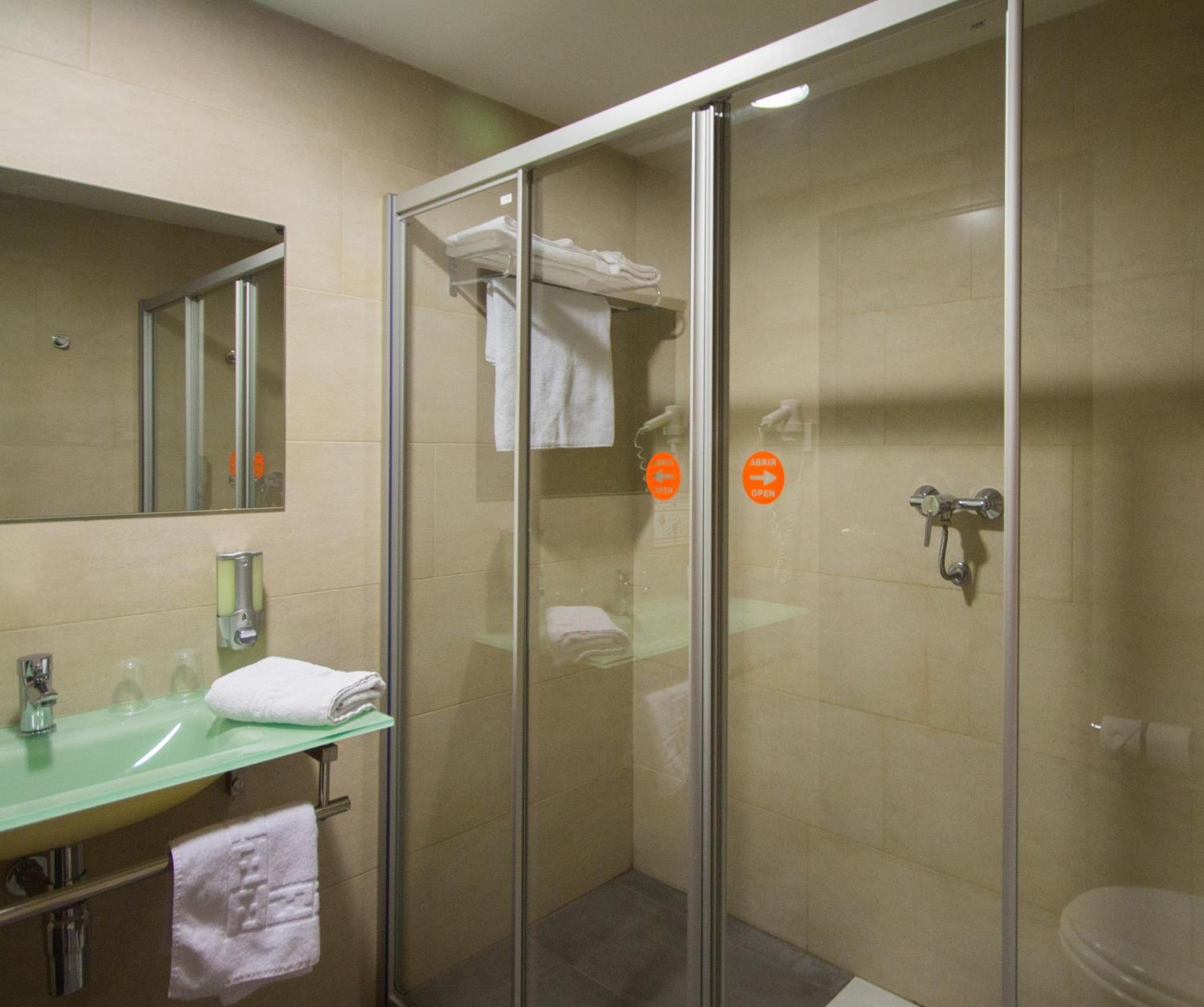 Double Room (1 - 2 Adults) photo 2