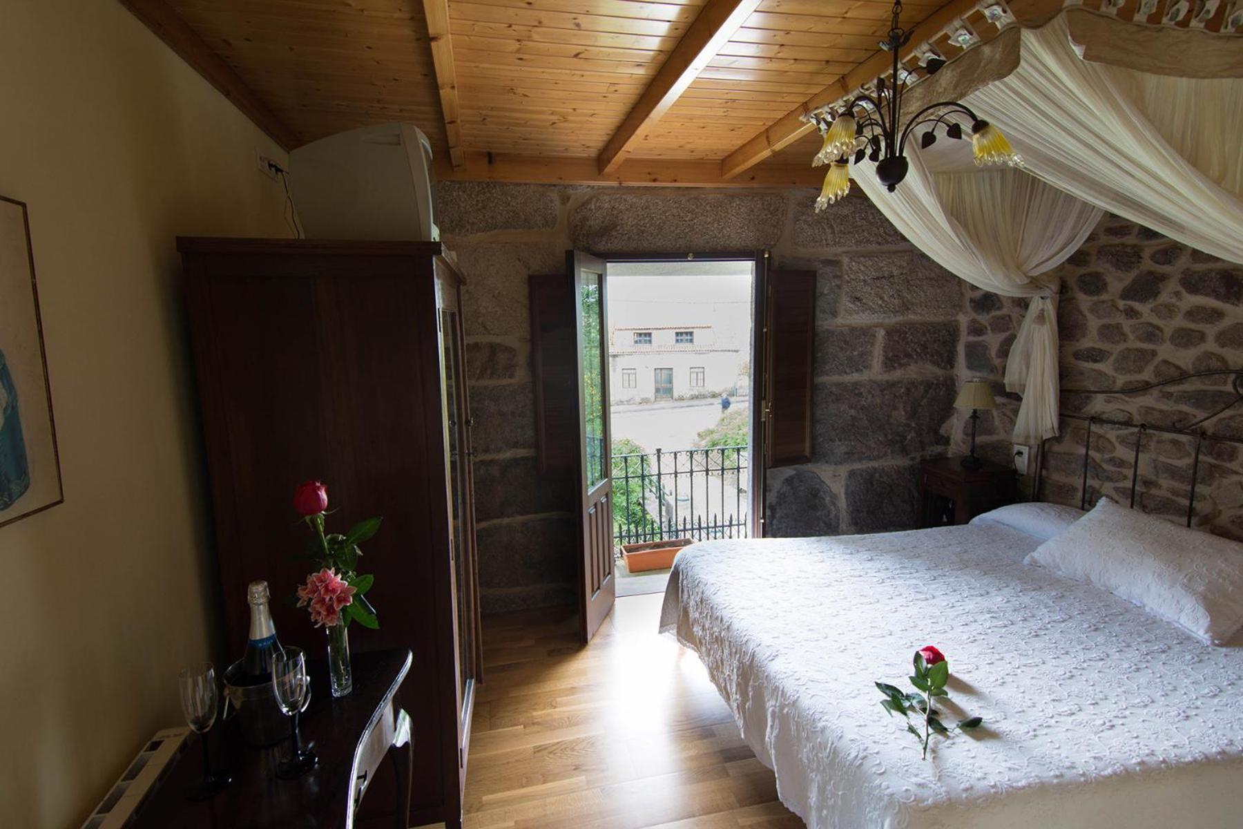 Double Room - Photo 8